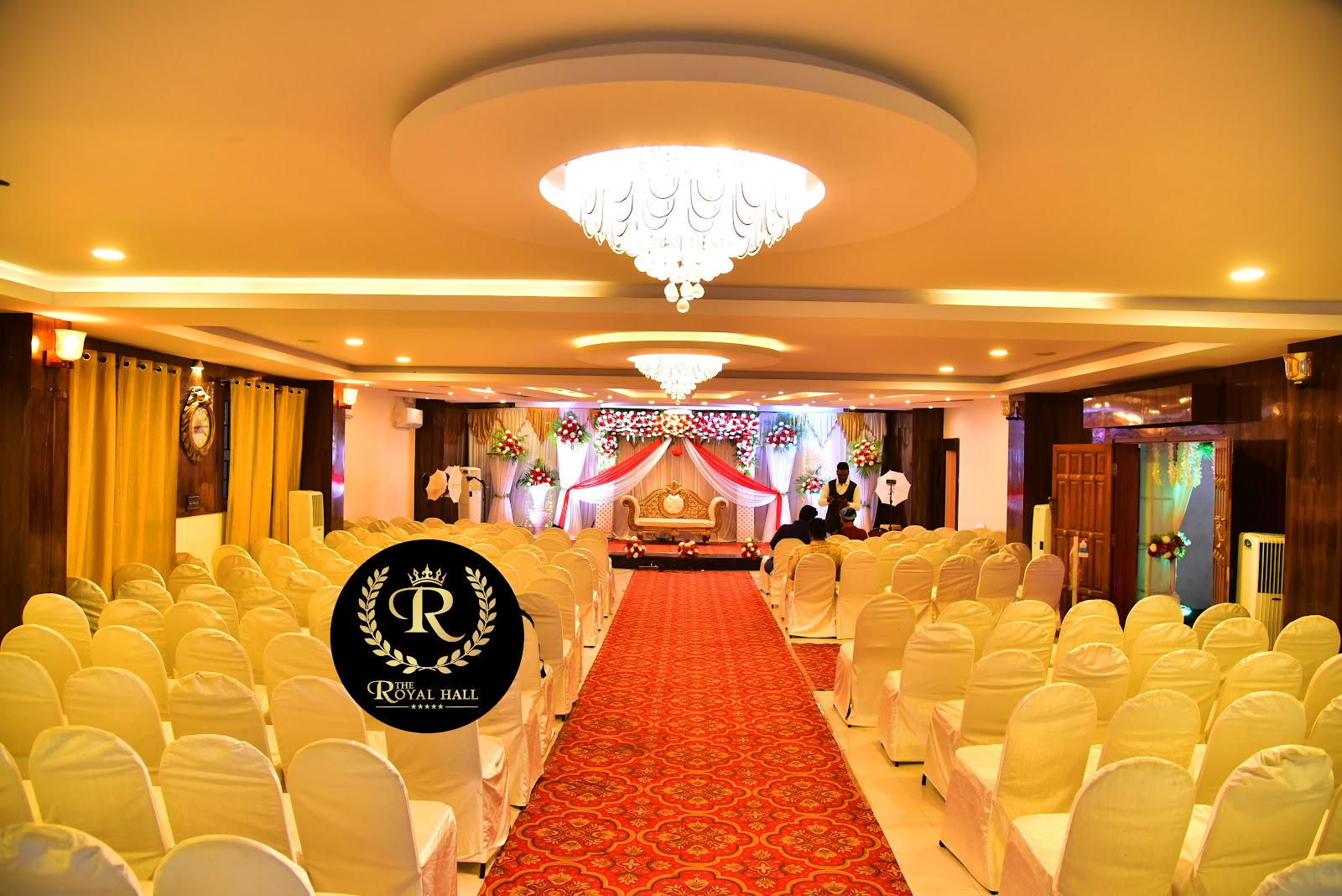 The Royal Hall — Banquet Hall in Rajajinagar, Bangalore (on-site parking, in-house decoration, bar service available, 350–600 guest capacity)