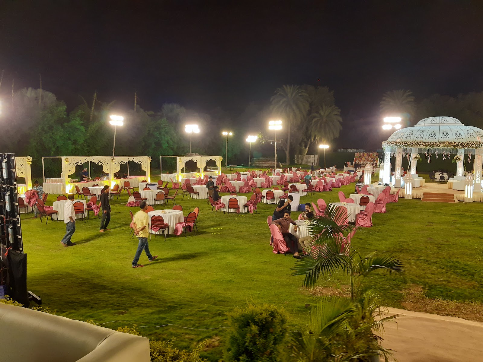 Palace Sheesh Mahal Palace Grounds — Banquet Hall in Palace Road, Bangalore (on-site parking, in-house decoration, DJ permitted, bar service available) — photo 4