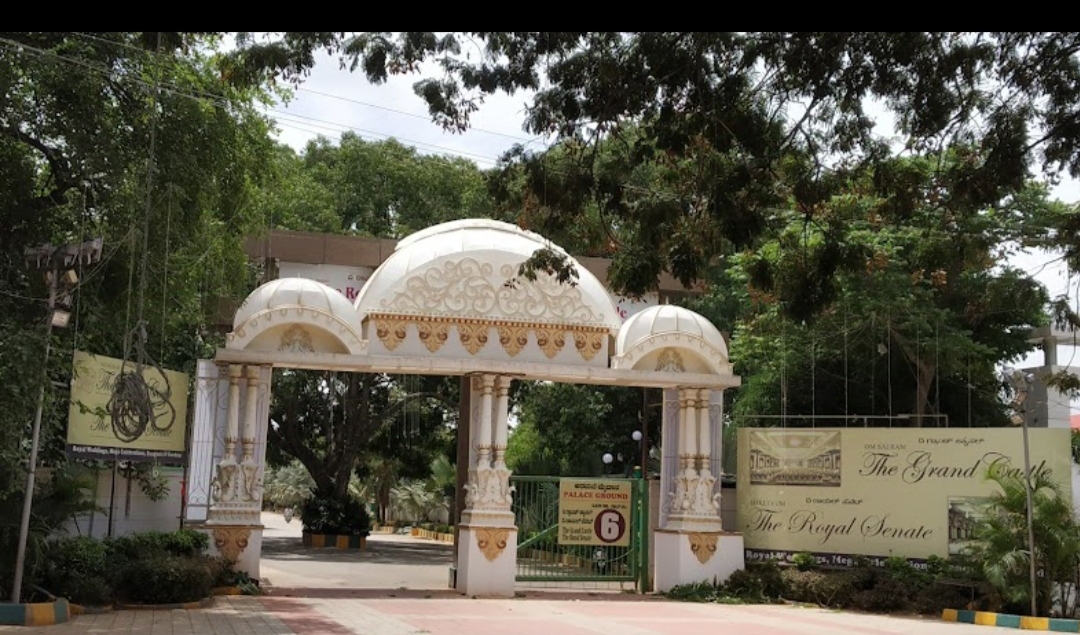 The Grand Castle Palace Grounds — Banquet Hall in Palace Road, Bangalore (on-site parking, in-house decoration, DJ permitted, bar service available) — photo 3
