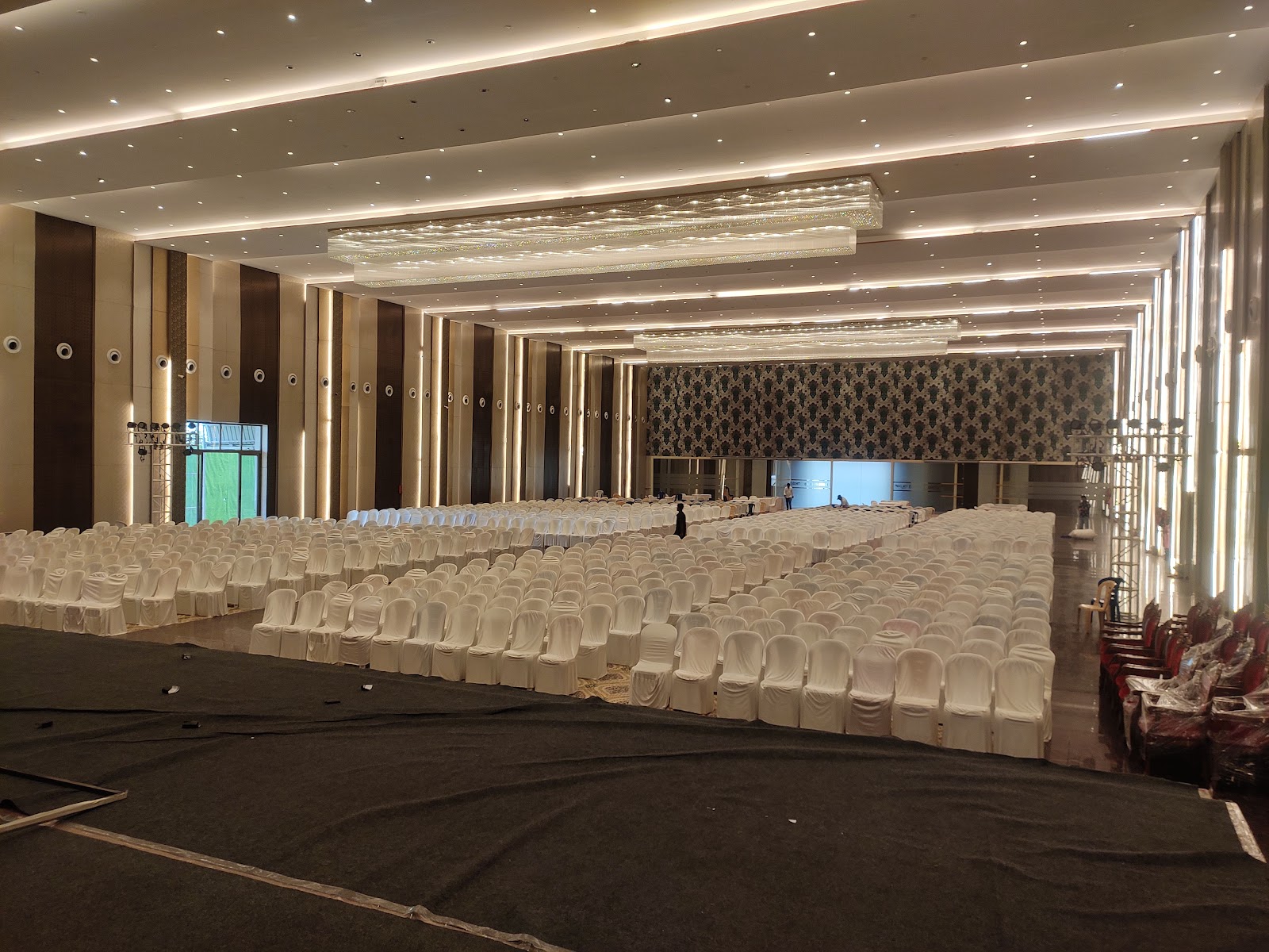 Gayatri Vihar - Palace Grounds — Banquet Hall in Palace Road, Bangalore (on-site parking, in-house decoration, DJ permitted, bar service available) — photo 3