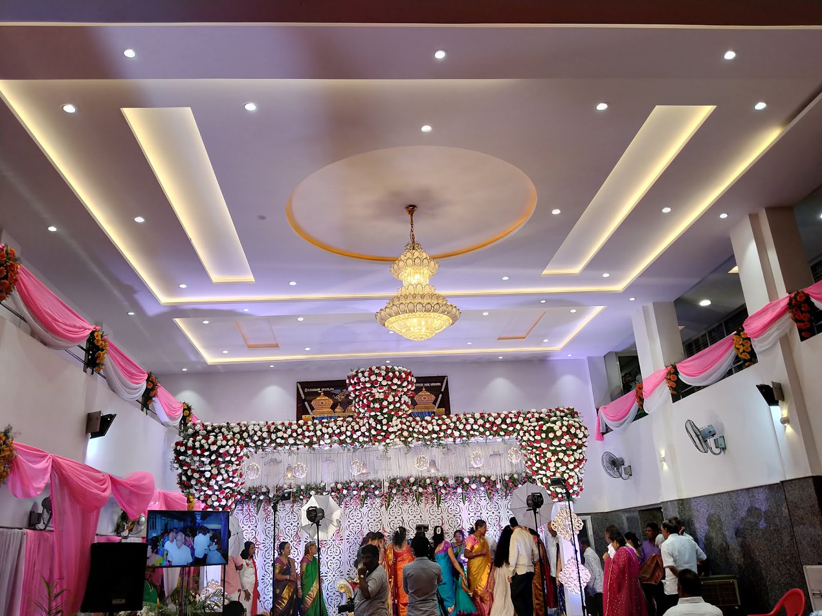 Kammavaari Sangam Kalyana Mandiram — Banquet Hall in Bangalore (on-site parking, in-house decoration, DJ permitted, bar service available)