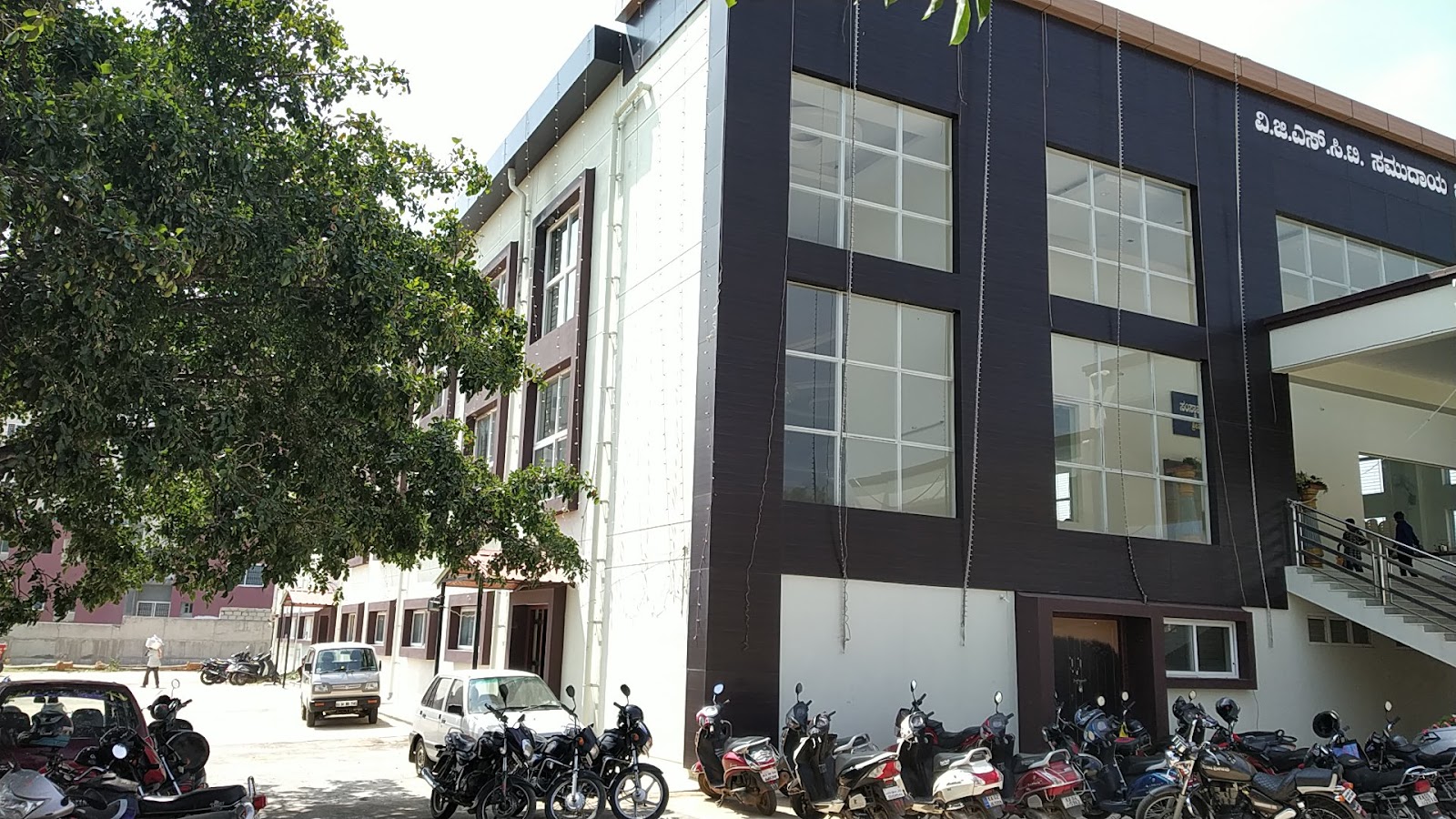 Vishwa Ganiga Trust — Banquet Hall in Nelamangala, Bangalore (on-site parking, in-house decoration, DJ permitted, bar service available) — photo 4