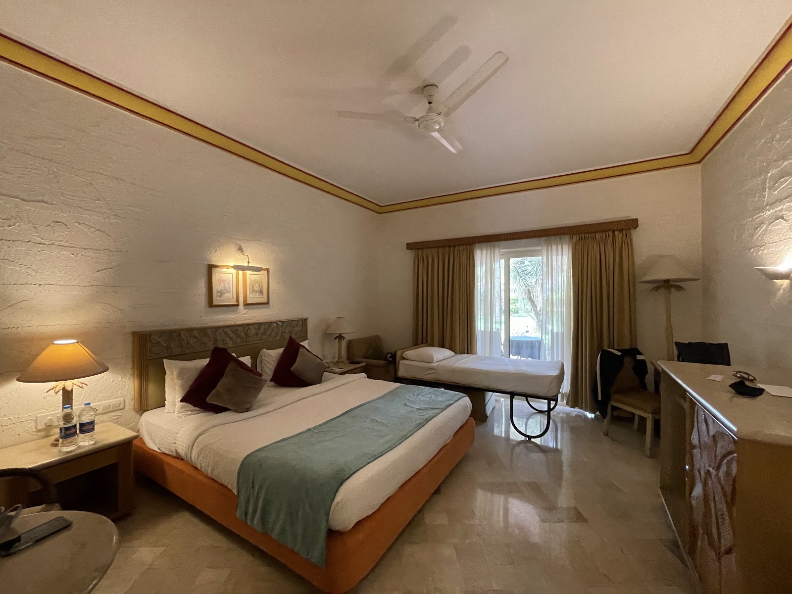 The Golden Palms Hotel & Spa — Banquet Hall in Tumkur Road, Bangalore (on-site parking, in-house decoration, bar service available, 400–800 guest capacity) — photo 2