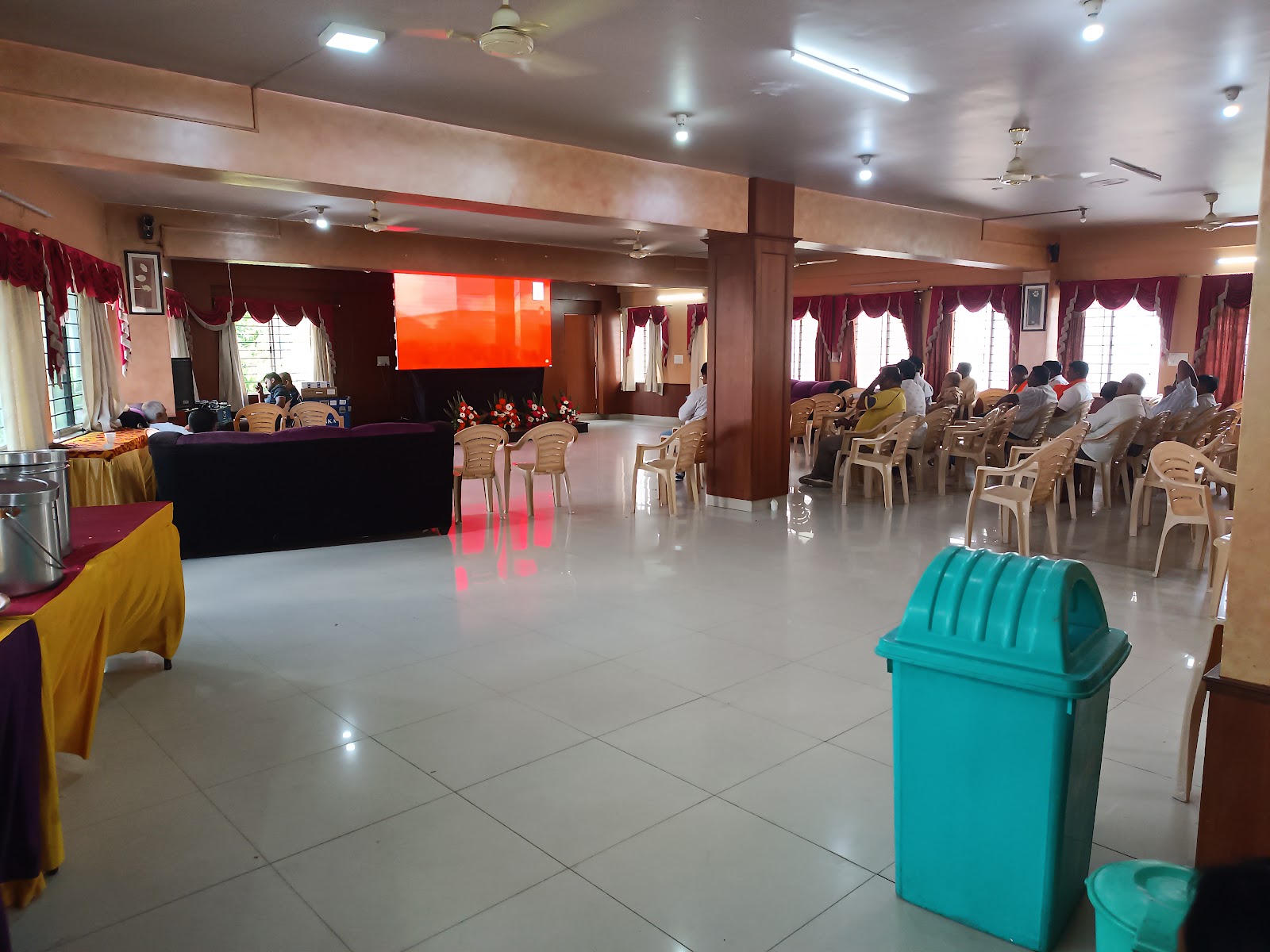 SLN Party Hall · Vijayanagar — Banquet Hall in Vijayanagar, Bangalore (on-site parking, in-house decoration, bar service available, 125–200 guest capacity) — photo 3