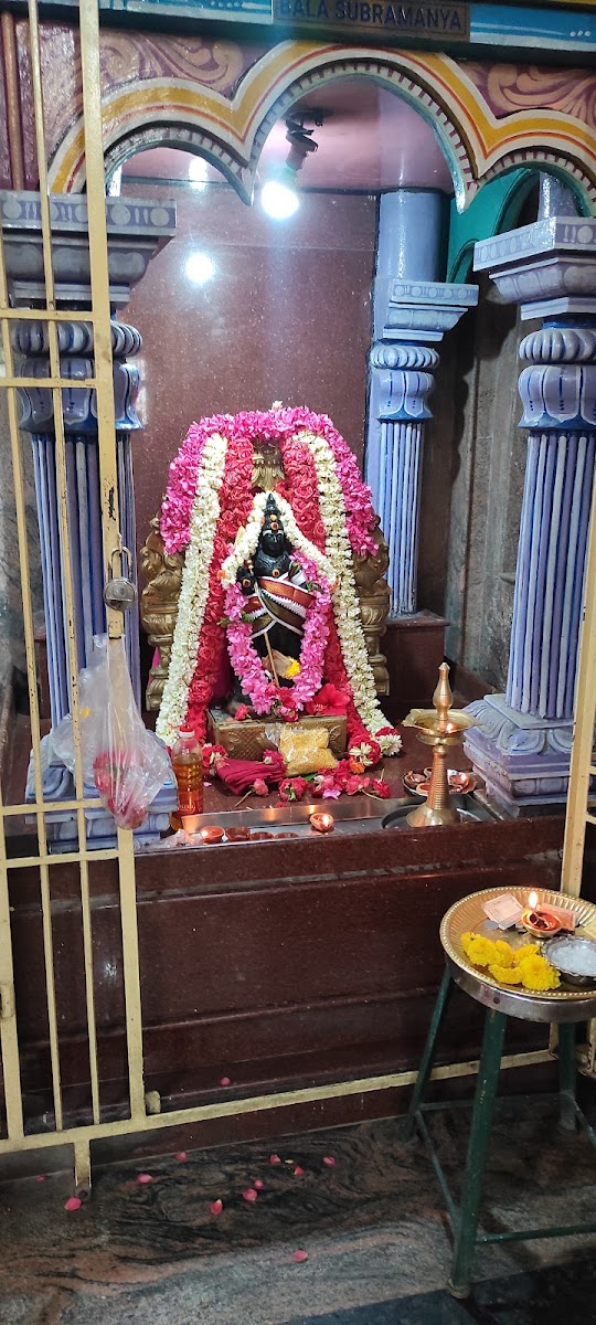 Sri Chowdeshwari Bhavana — Banquet Hall in Wilson Garden, Bangalore (on-site parking, in-house decoration, DJ permitted, bar service available) — photo 3