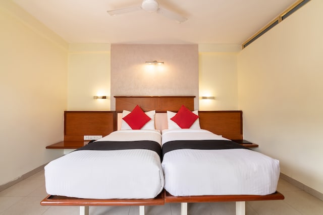 Hotel Cartier Biznotel — Banquet Hall in Vijayanagar, Bangalore (on-site parking, in-house decoration, outside catering allowed, bar service available) — photo 2