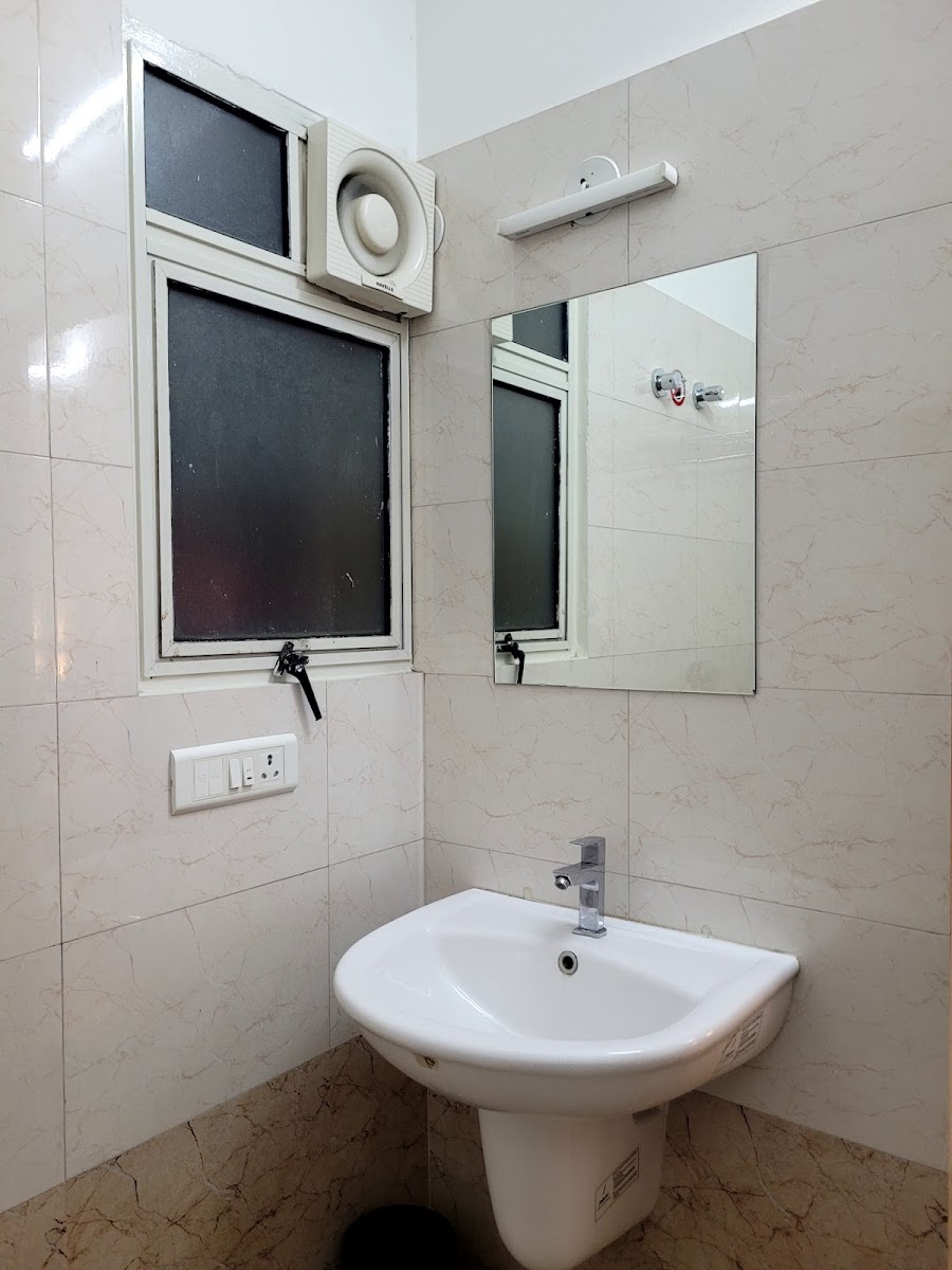 Hotel Grand Bee — Banquet Hall in Yeshwanthpur, Bangalore (on-site parking, in-house decoration, outside catering allowed, bar service available) — photo 3