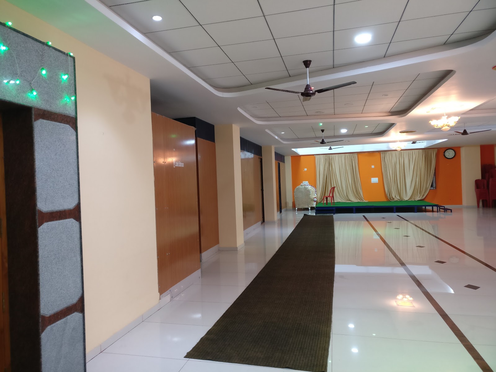Akash Convention Hall — Banquet Hall in Kammanahalli, Bangalore (on-site parking, in-house decoration, DJ permitted, bar service available) — photo 4