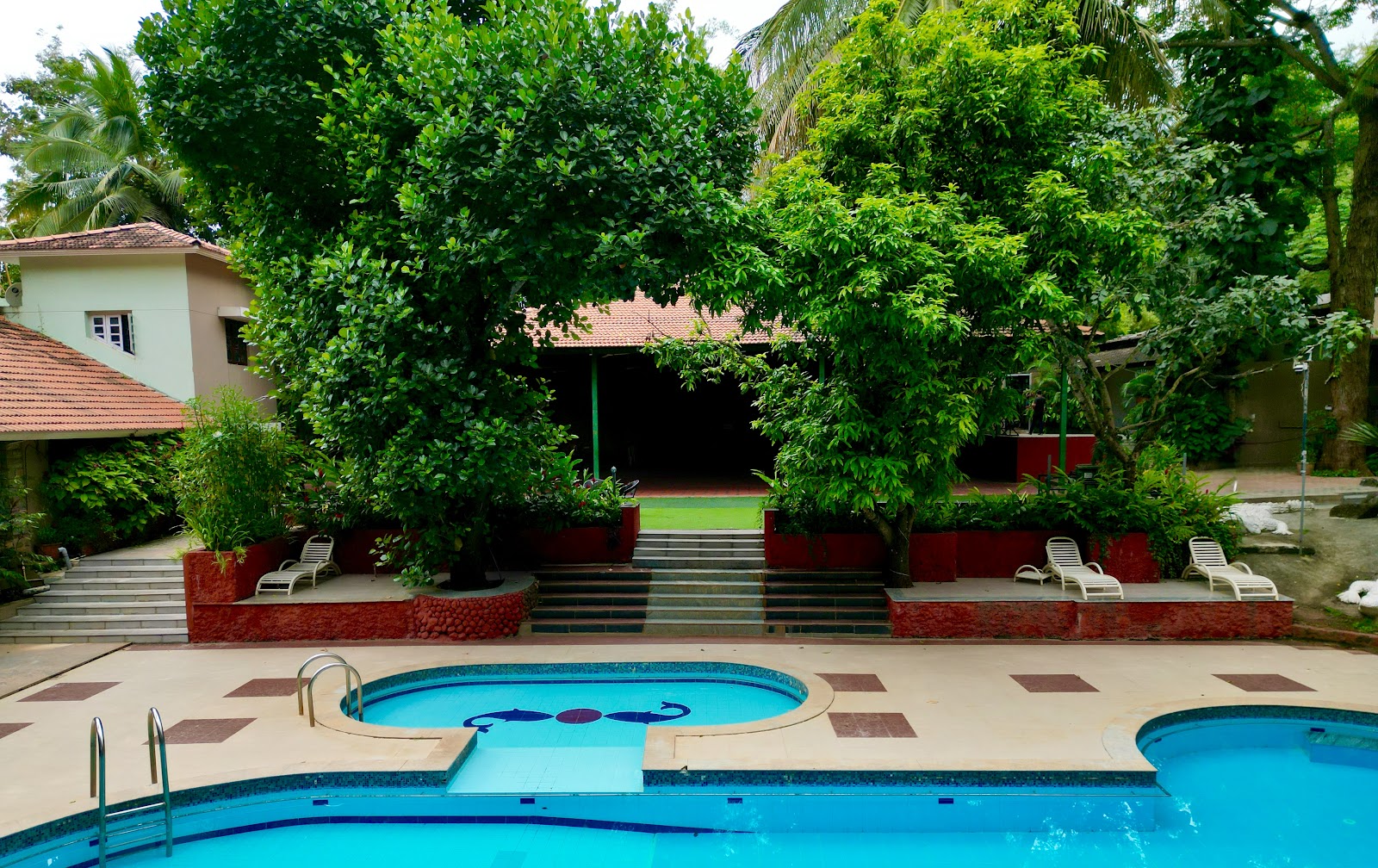 Nisarga Resort — Resort in Kanakapura Road, Bangalore (on-site parking, in-house decoration, bar service available, 500–1000 guest capacity) — photo 3