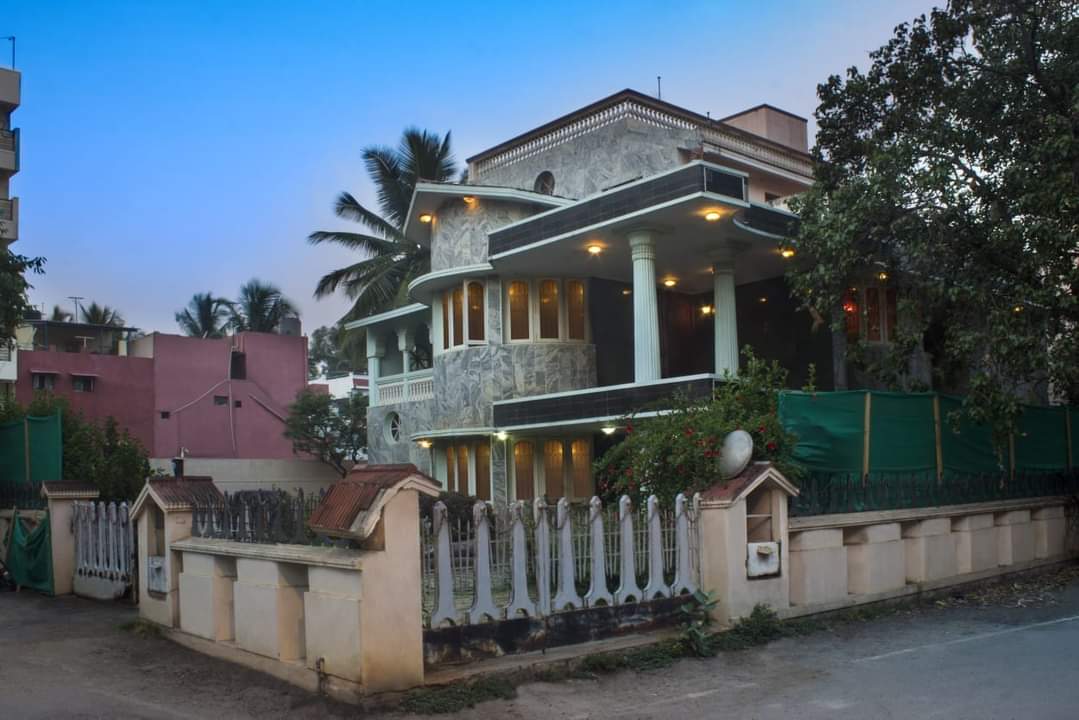 Ajji Mane Comforts — Banquet Hall in Bangalore (on-site parking, in-house decoration, bar service available, 100–150 guest capacity)