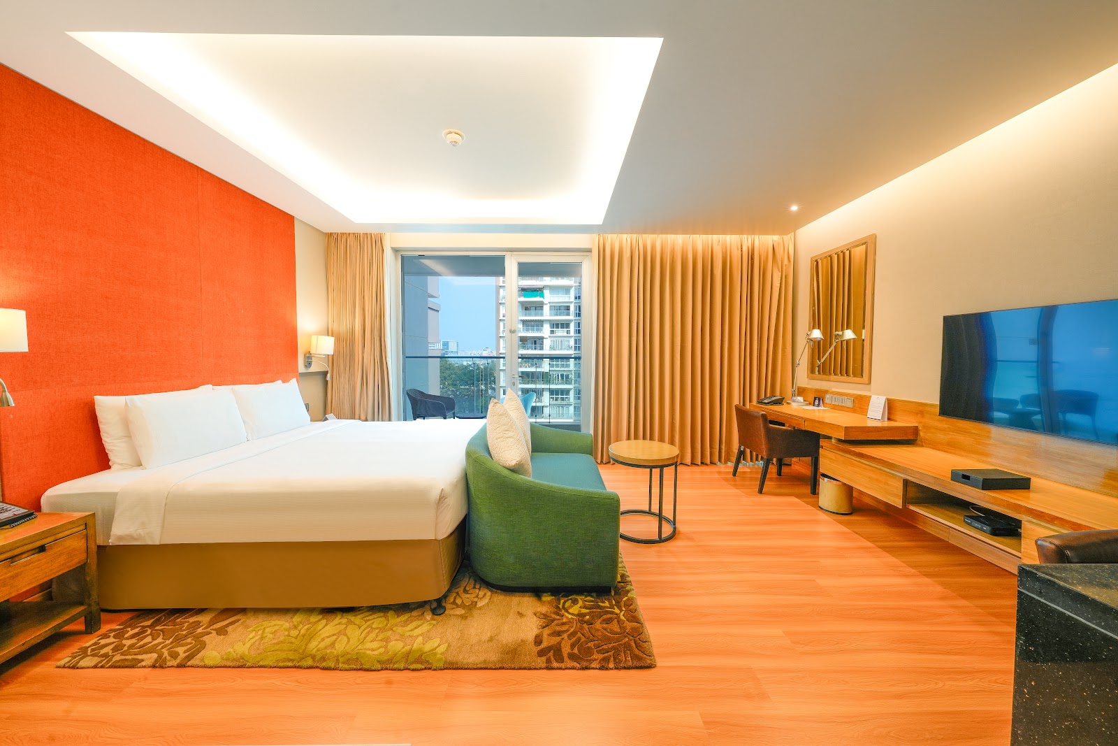 DoubleTree Suites by Hilton Hotel — Banquet Hall in HSR Layout, Bangalore (on-site parking, in-house decoration, outside catering allowed, bar service available) — photo 2