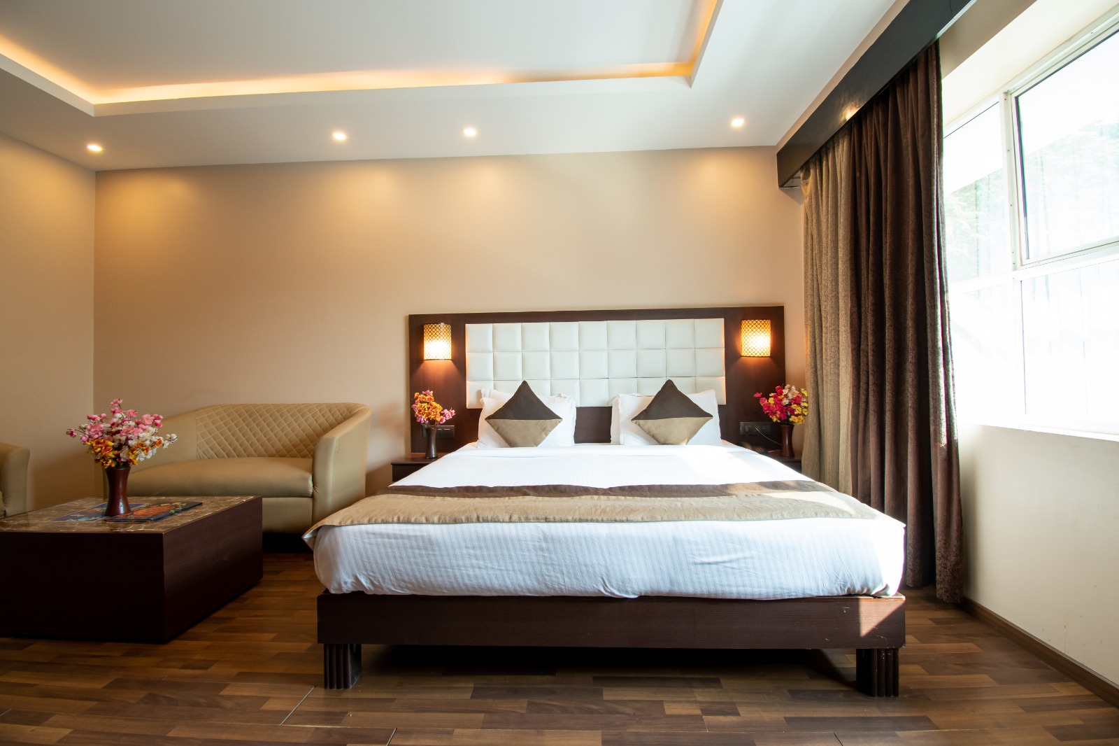 Akshaya Aura Hotel — Banquet Hall in Gandhi Nagar, Bangalore (on-site parking, in-house decoration, outside catering allowed, bar service available) — photo 2