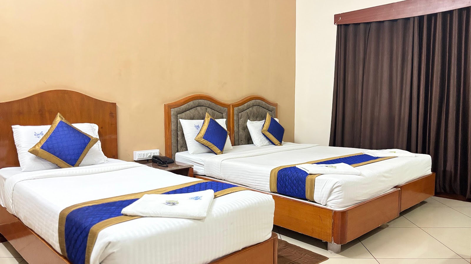 Hotel Chetan International Gandhi Nagar Bangalore — Banquet Hall in Bangalore (on-site parking, in-house decoration, outside catering allowed, bar service available) — photo 2