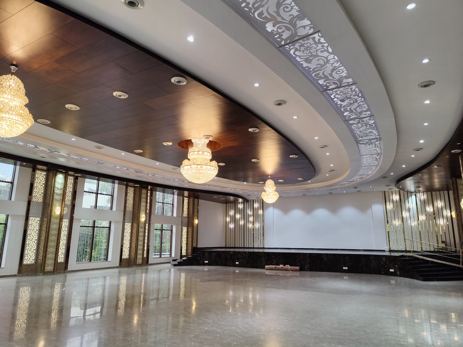 Manvi Convention Center HSR Layout Bangalore — Banquet Hall in Bangalore (on-site parking, in-house decoration, DJ permitted, bar service available) — photo 3