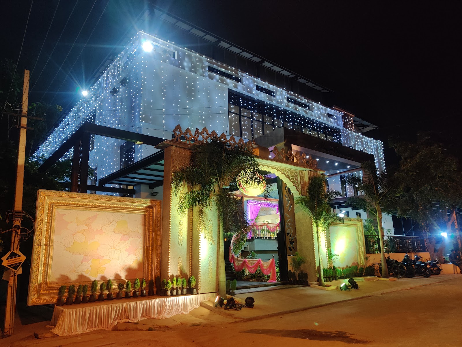 Manvi Convention Center HSR Layout Bangalore — Banquet Hall in Bangalore (on-site parking, in-house decoration, DJ permitted, bar service available) — photo 4