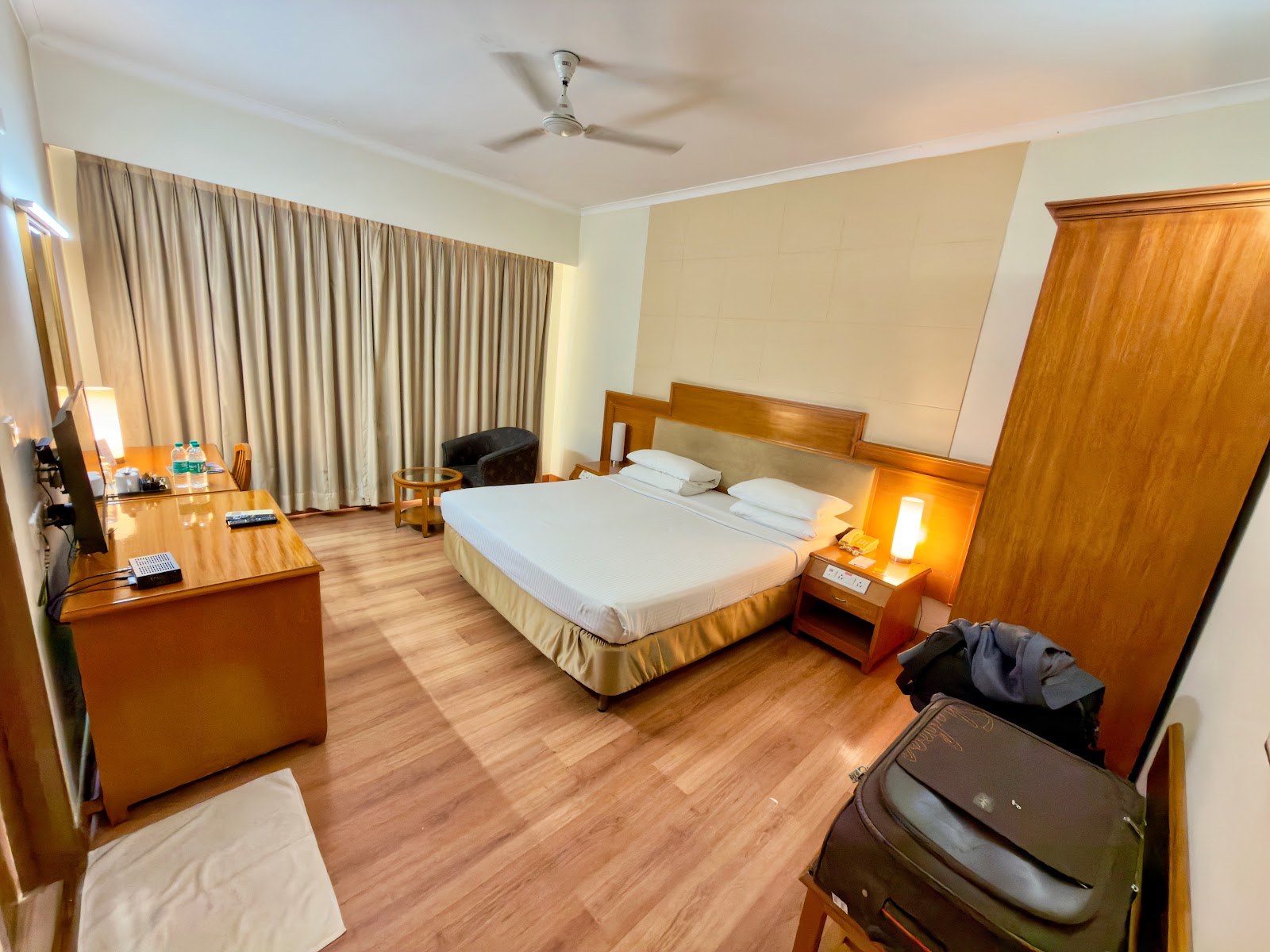 Sai Vishram Business Hotel Bommasandra Bangalore — Banquet Hall in Bangalore (on-site parking, in-house decoration, outside catering allowed, bar service available) — photo 2