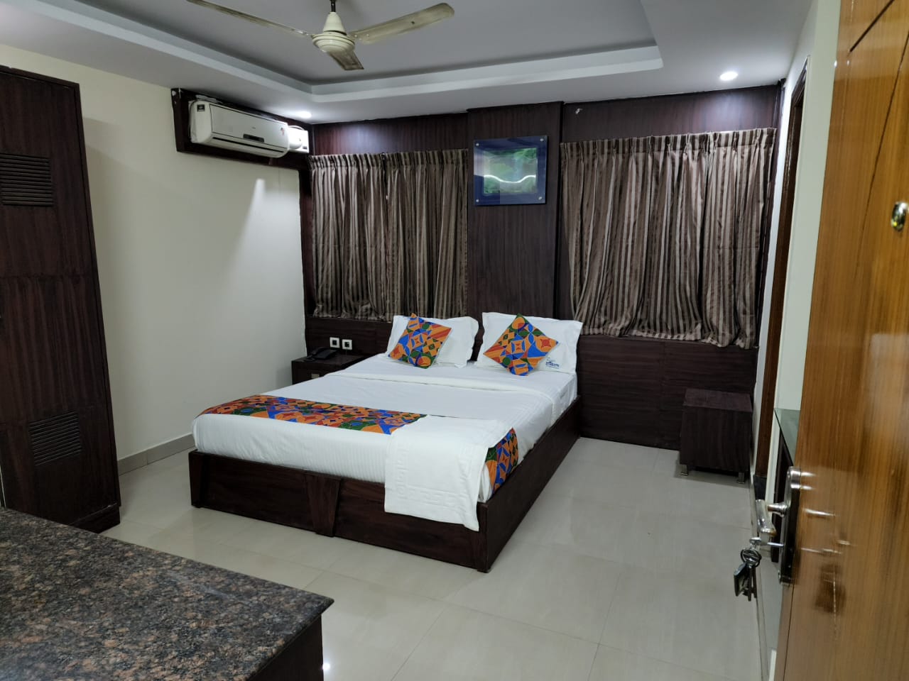 Sterling Suites Hotel — Banquet Hall in Bangalore (on-site parking, in-house decoration, outside catering allowed, bar service available)