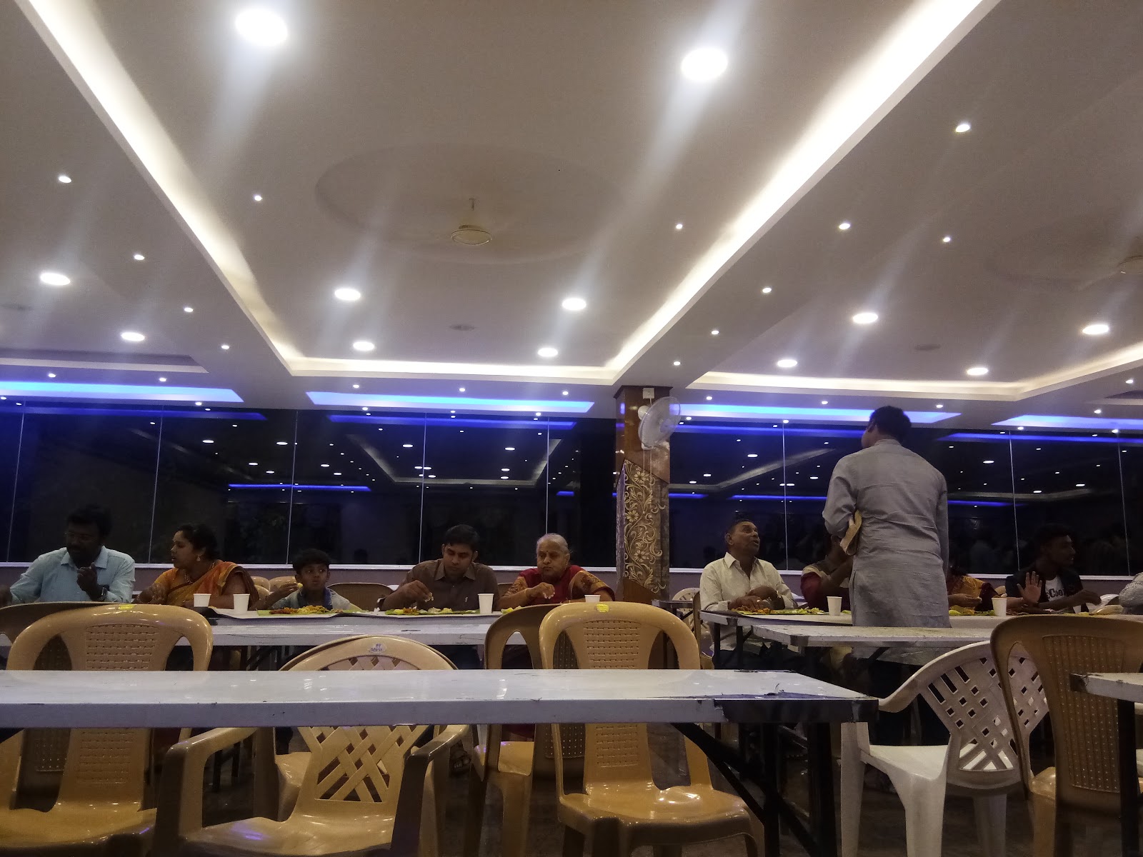 Vijaya Party Hall — Banquet Hall in Basaveshwaranagar, Bangalore (on-site parking, in-house decoration, bar service available, 150–300 guest capacity) — photo 3