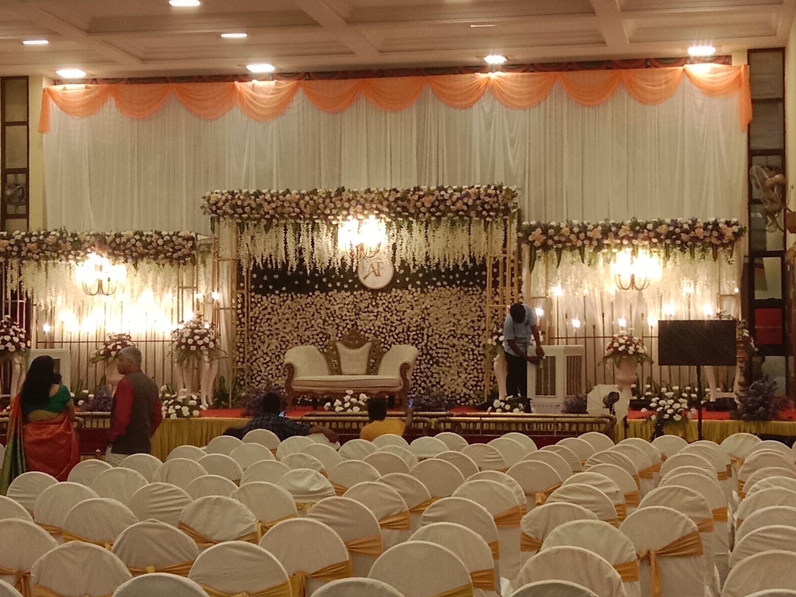 Sri Radhakrishna Convention Hall — Banquet Hall in Basavanagudi, Bangalore (on-site parking, in-house decoration, DJ permitted, bar service available)