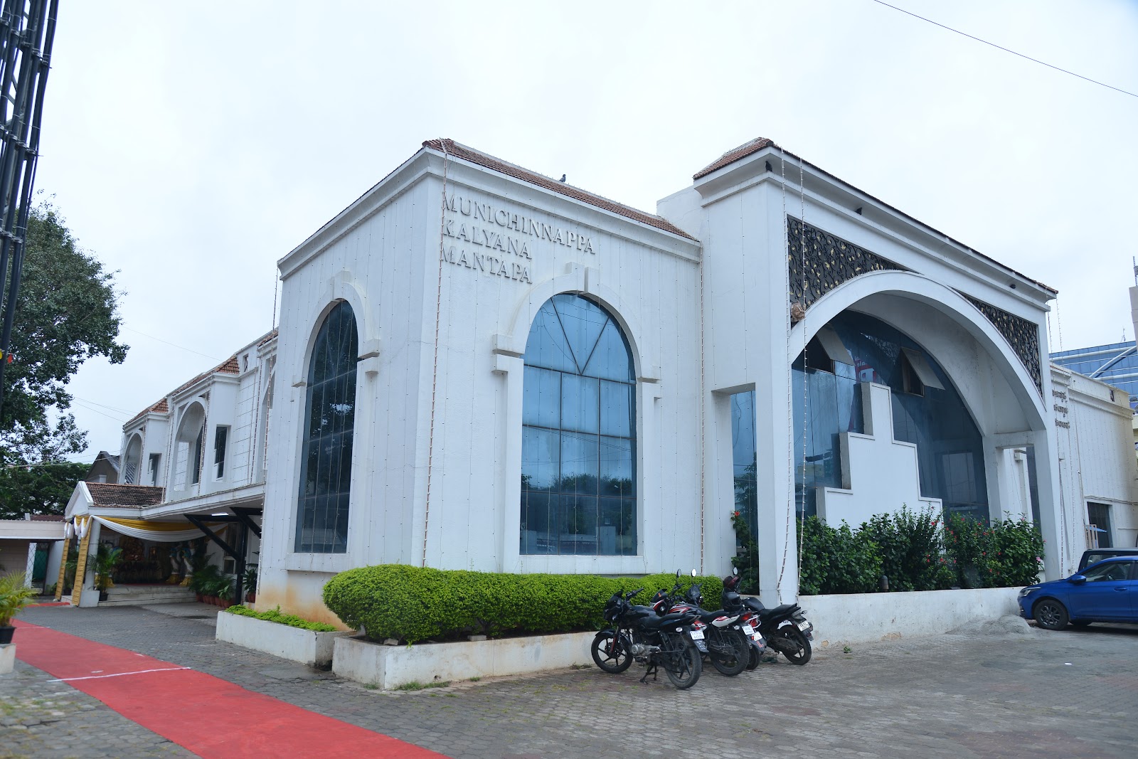 Munichinnappa Kalyana Mantapa — Banquet Hall in Bannerghatta Road, Bangalore (on-site parking, in-house decoration, DJ permitted, bar service available)