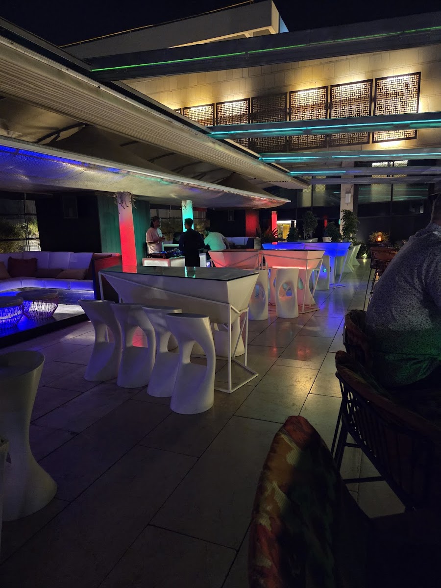 The Ritz-Carlton Bar — Pub/Bar in Ashok Nagar, Bangalore (on-site parking, in-house decoration, DJ permitted, bar service available) — photo 3