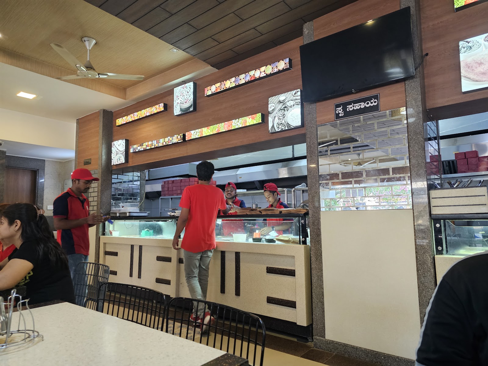 Sri Udupi Food Hub Opera Party Hall — Banquet Hall in Kammanahalli, Bangalore (on-site parking, in-house decoration, outside catering allowed, bar service available) — photo 4