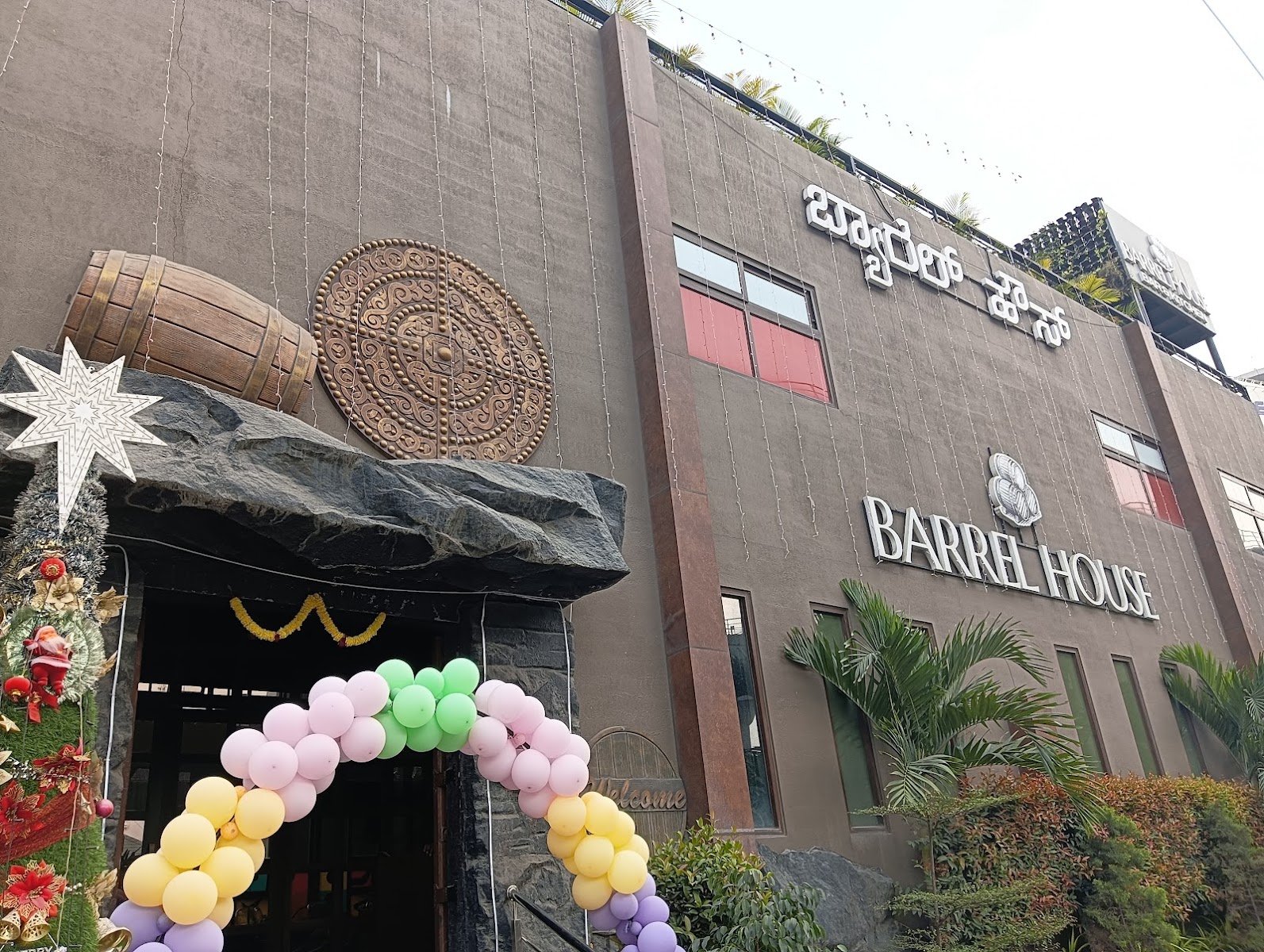 Barrel House Bar And Kitchen — Pub/Bar in Bannerghatta Road, Bangalore (on-site parking, in-house decoration, DJ permitted, bar service available) — photo 4