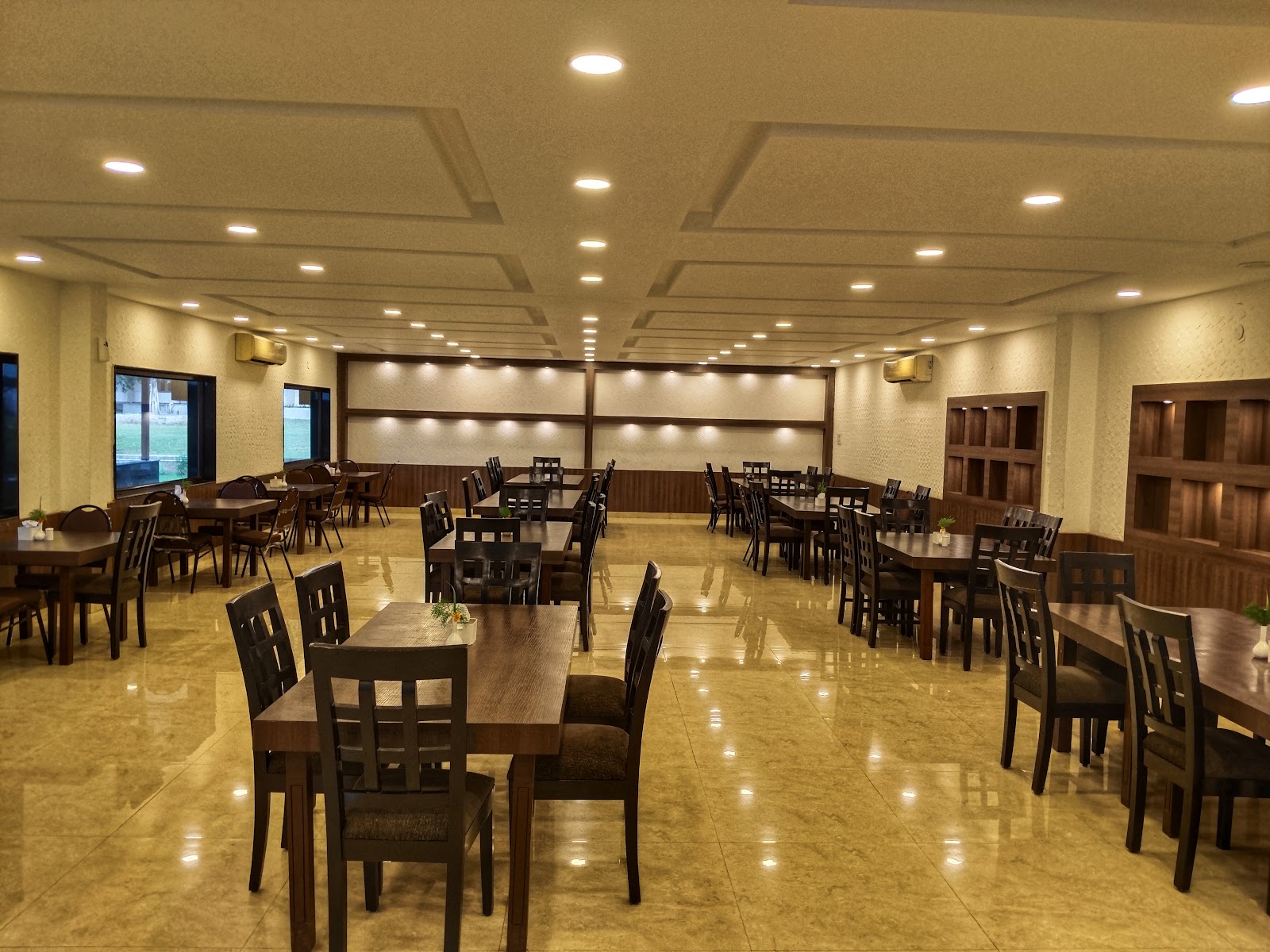 Silver Oak Resort — Resort in Rajanakunte, Bangalore (on-site parking, in-house decoration, bar service available, 300–700 guest capacity) — photo 4