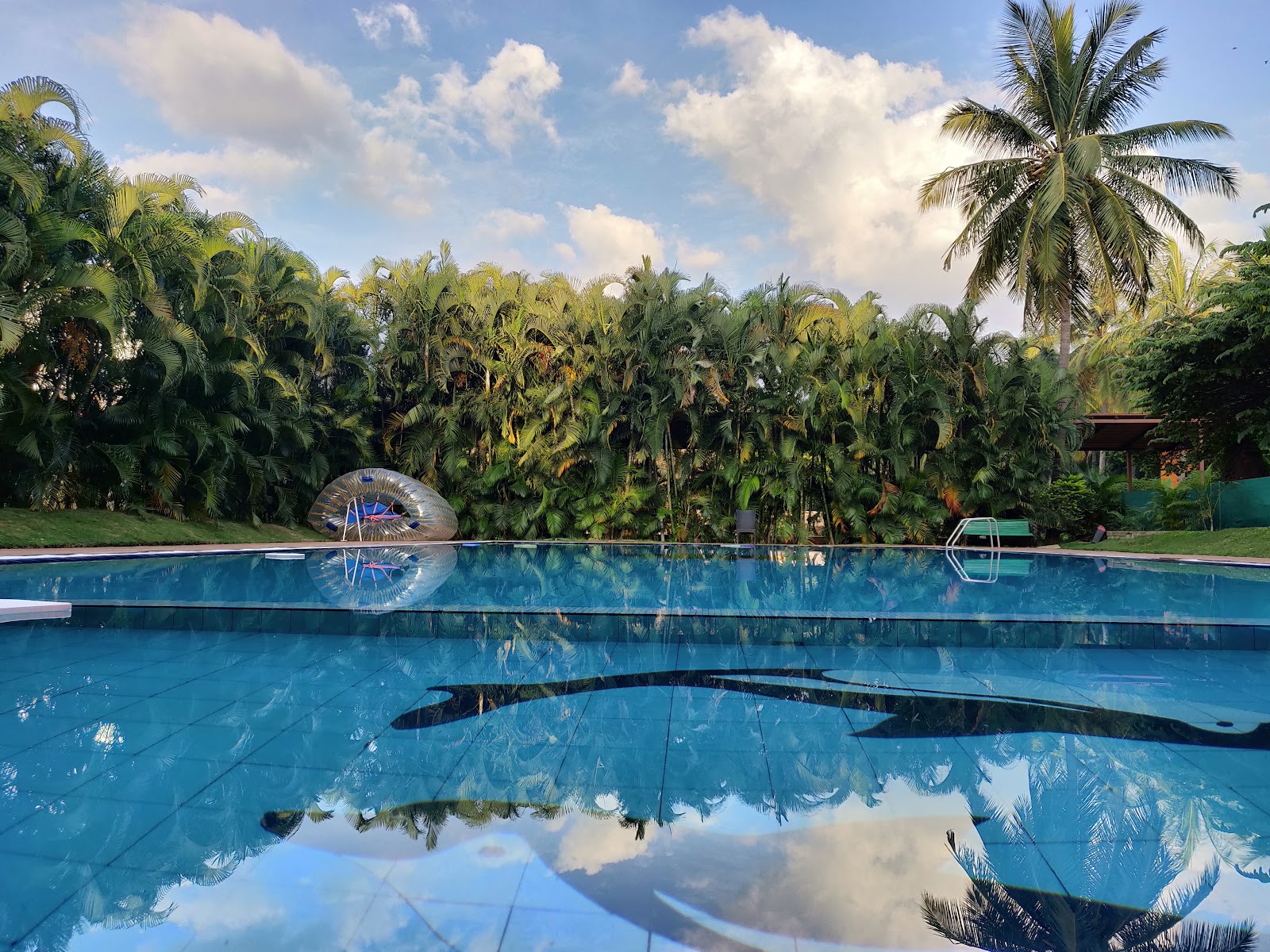 Royal Orchid Resort & Convention Centre — Resort in Yelahanka, Bangalore (on-site parking, in-house decoration, bar service available, 1000–3500 guest capacity) — photo 3