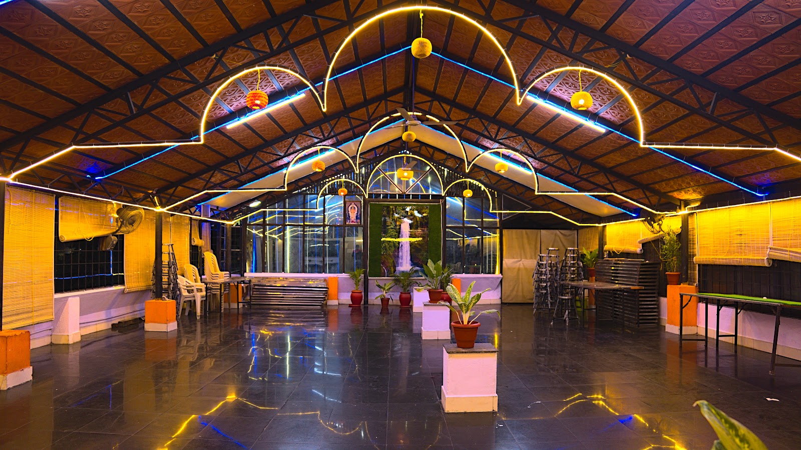 Vaishnavi Party Hall · Rajajinagar — Banquet Hall in Rajajinagar, Bangalore (on-site parking, in-house decoration, bar service available, 125–175 guest capacity)