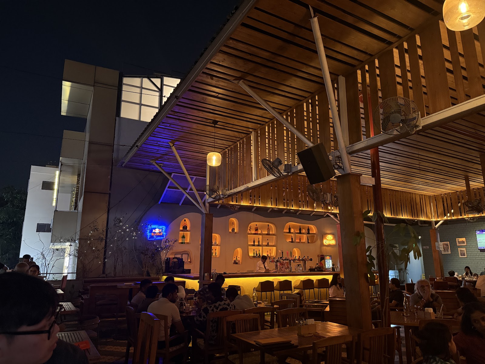 Tycoons — Banquet Hall in Indiranagar, Bangalore (on-site parking, in-house decoration, DJ permitted, bar service available) — photo 3