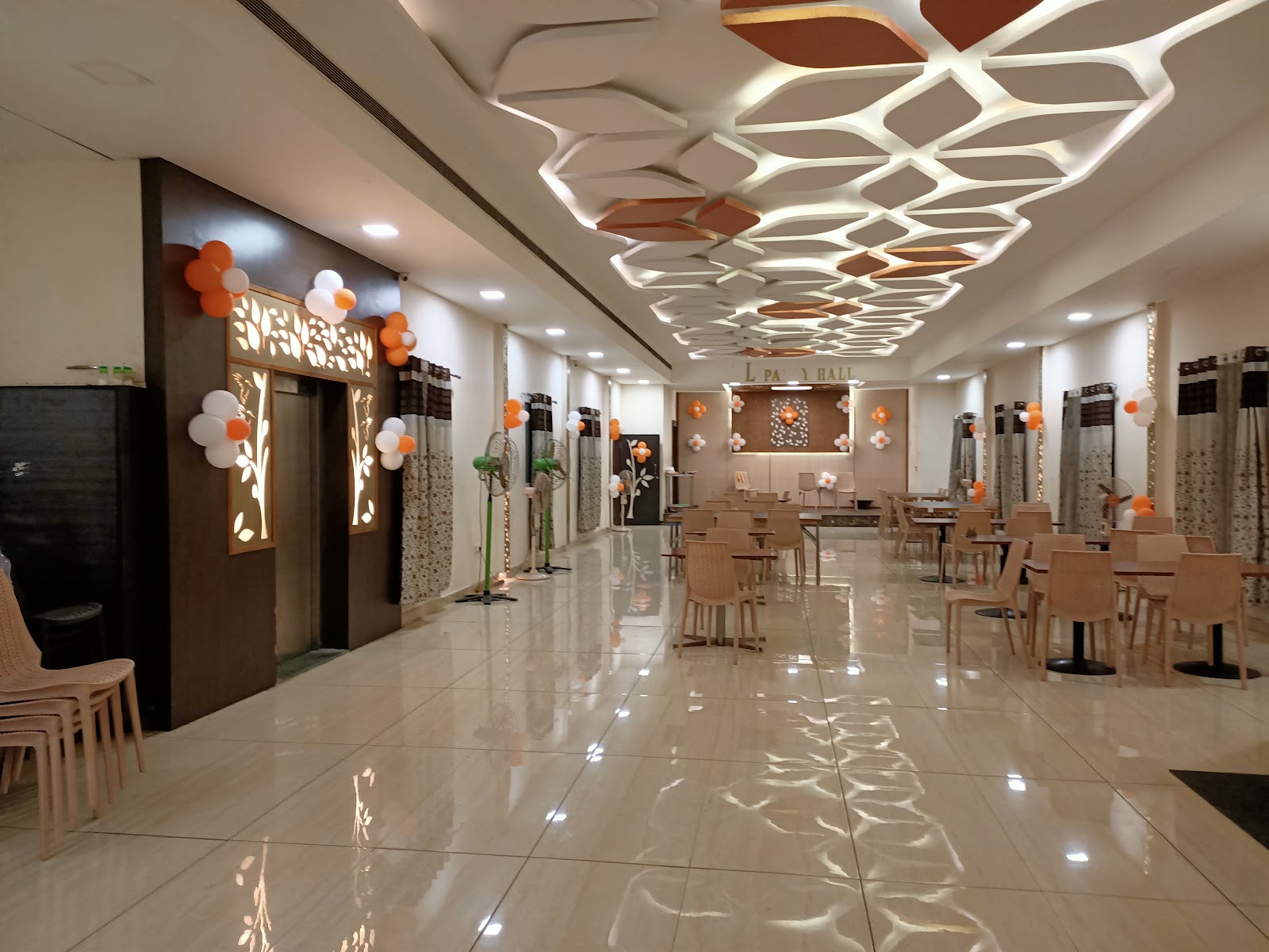 KL Party Hall — Banquet Hall in Bangalore (on-site parking, in-house decoration, bar service available, 150–250 guest capacity)