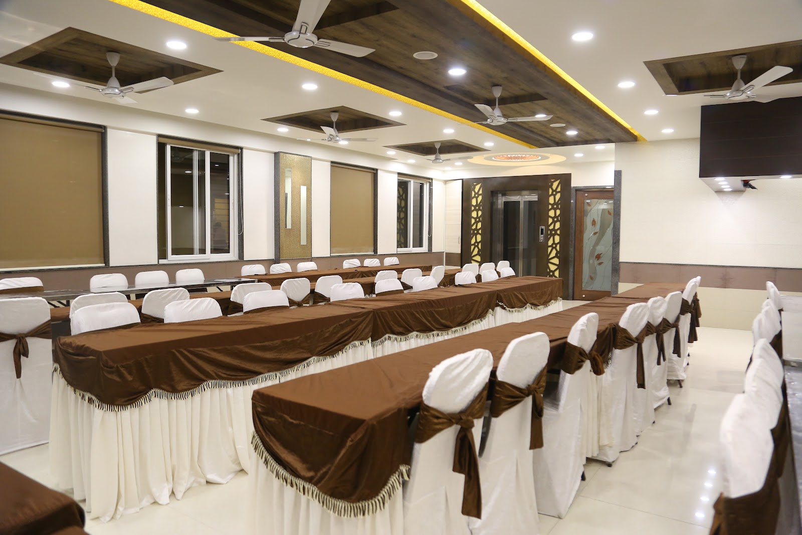 Roti Ghar Party Hall — Banquet Hall in Basavanagudi, Bangalore (on-site parking, in-house decoration, outside catering allowed, bar service available) — photo 3
