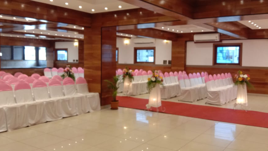Petals Party Hall — Banquet Hall in Bangalore (on-site parking, in-house decoration, bar service available, 100–200 guest capacity)