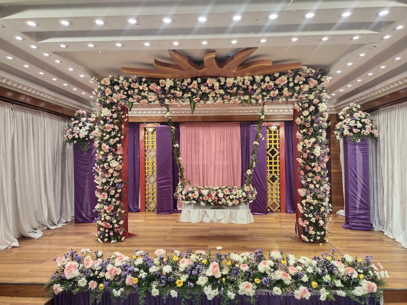 Petals Party Hall — Banquet Hall in Kammanahalli, Bangalore (on-site parking, in-house decoration, bar service available, 100–200 guest capacity) — photo 2
