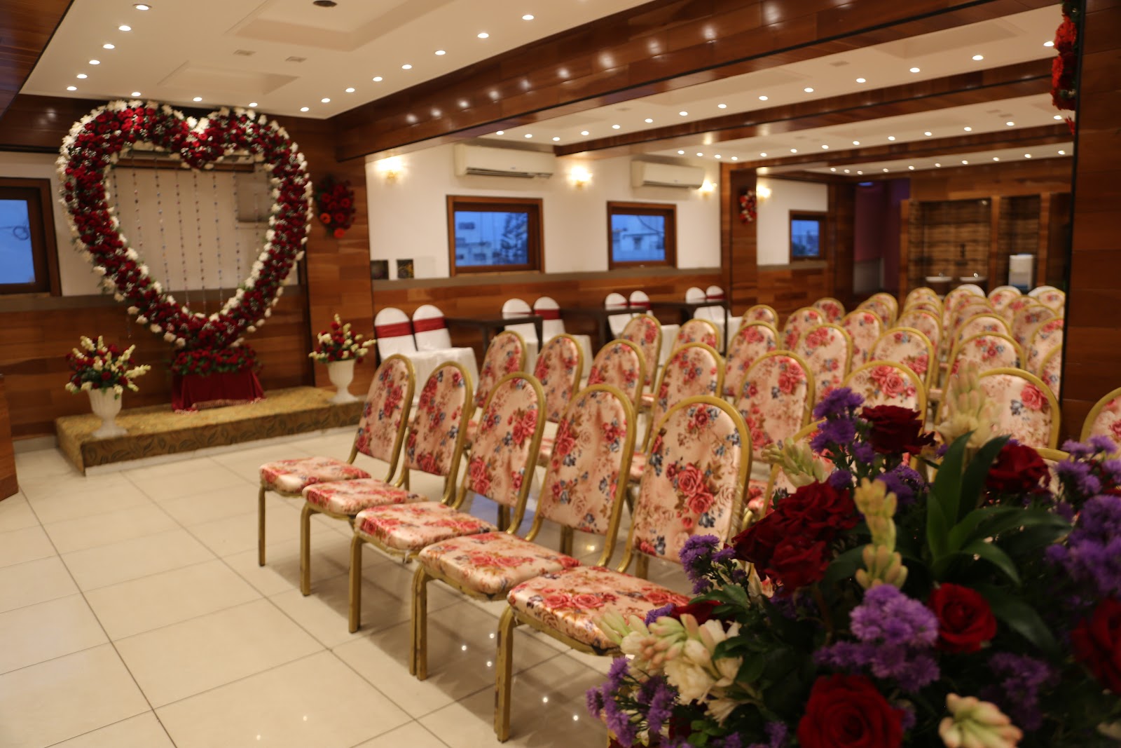 Petals Party Hall — Banquet Hall in Kammanahalli, Bangalore (on-site parking, in-house decoration, bar service available, 100–200 guest capacity) — photo 3
