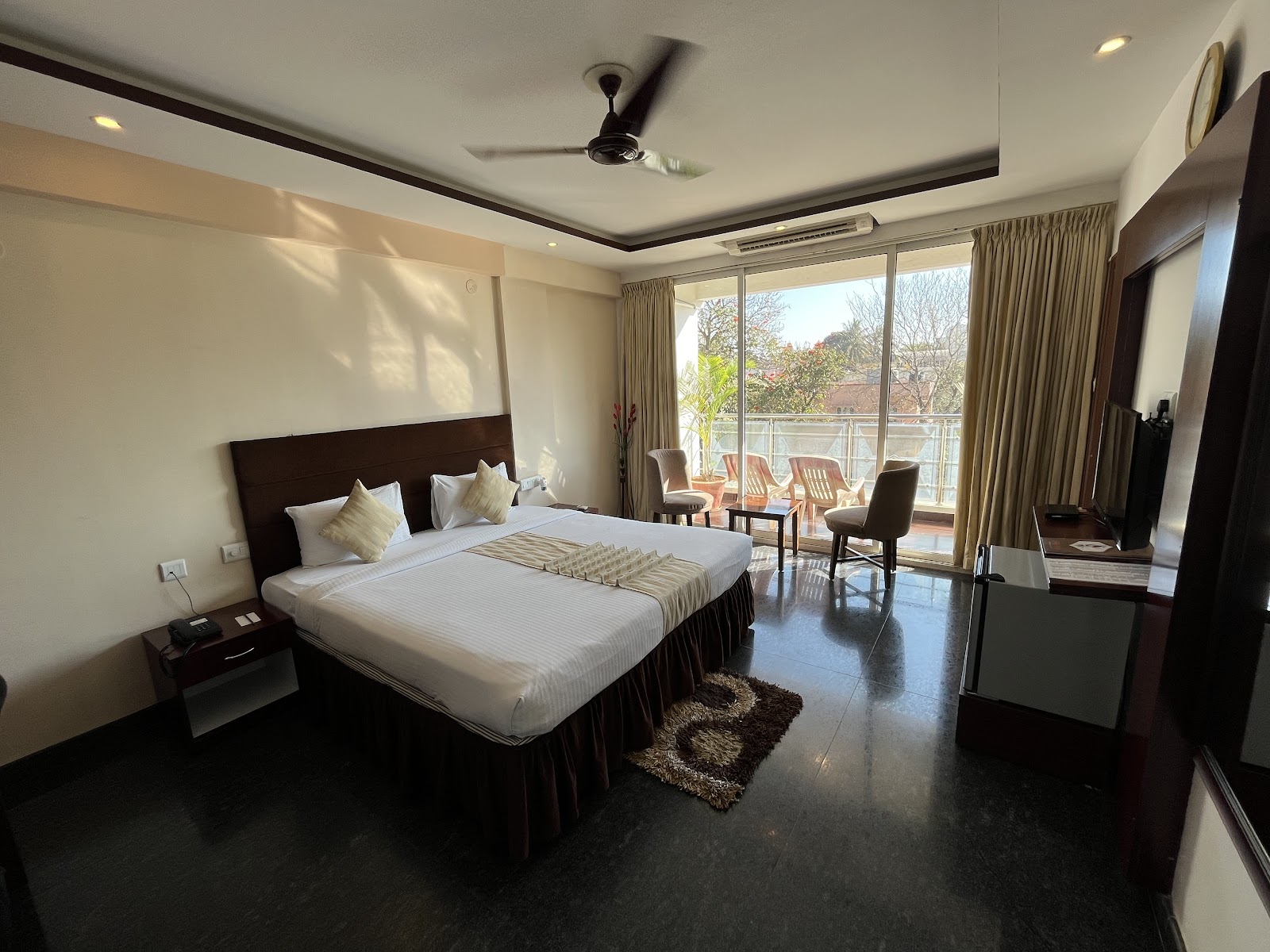 The Verda Prakyathi — Banquet Hall in Yelahanka, Bangalore (on-site parking, in-house decoration, bar service available, 500–600 guest capacity) — photo 2