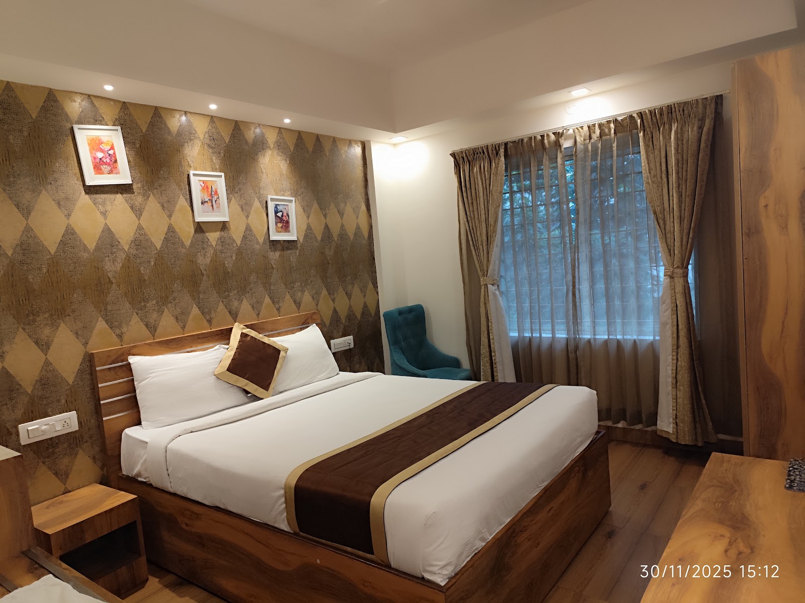 Kensington Suites — Banquet Hall in Whitefield, Bangalore (on-site parking, in-house decoration, bar service available, 150–250 guest capacity) — photo 2