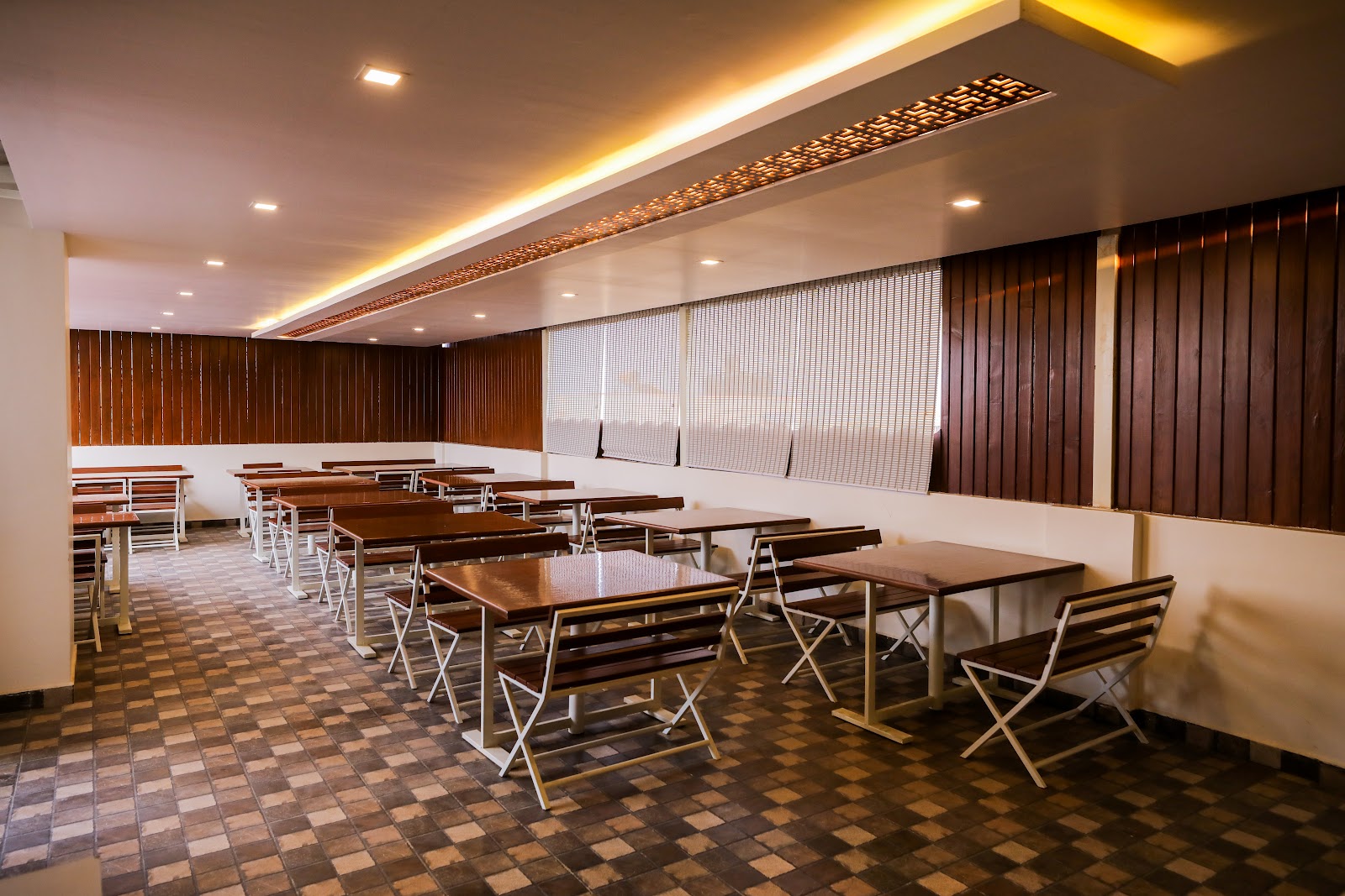 Kensington Suites — Banquet Hall in Whitefield, Bangalore (on-site parking, in-house decoration, bar service available, 150–250 guest capacity) — photo 4