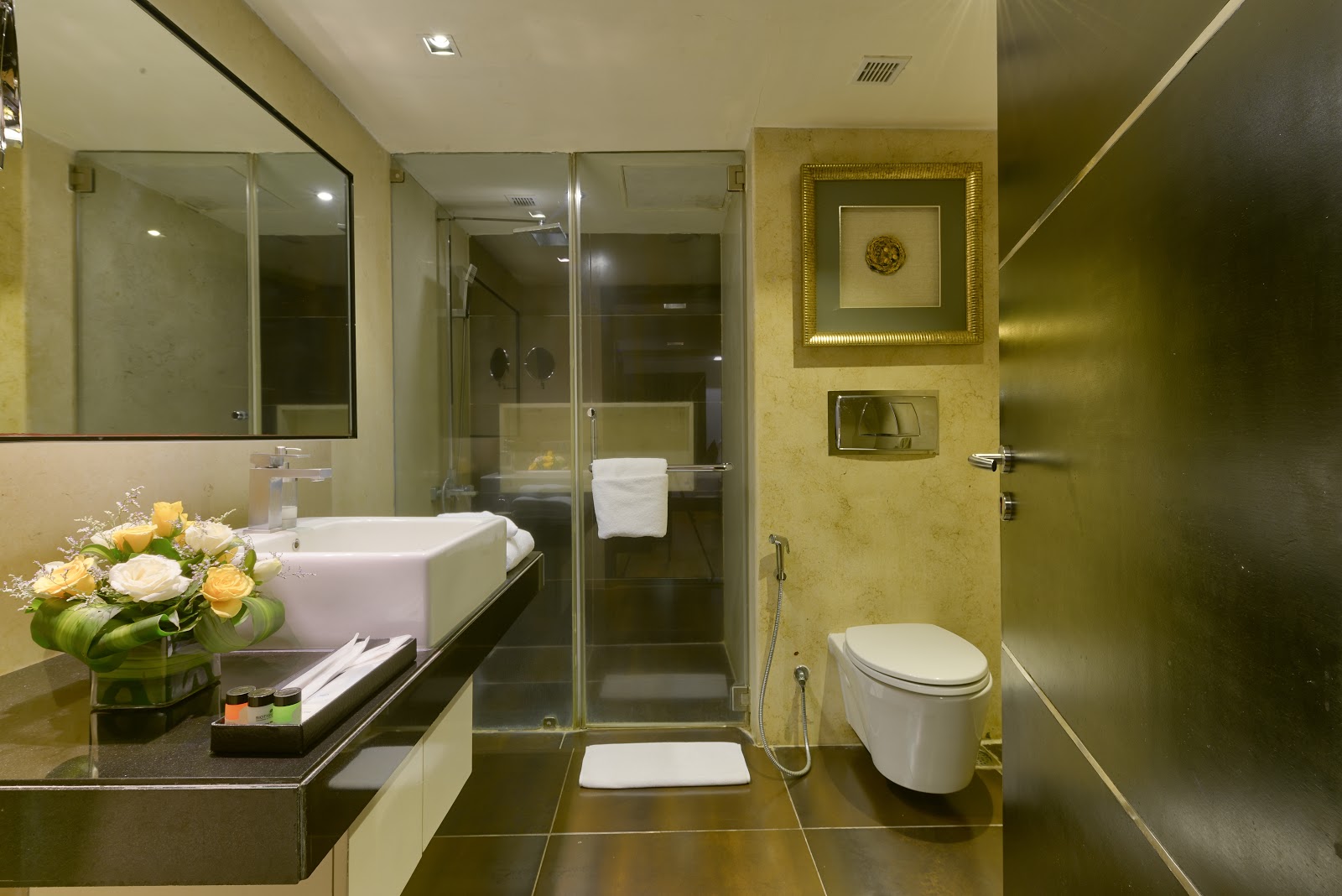 Davanam Sarovar Portico Hotel — Banquet Hall in Koramangala, Bangalore (on-site parking, in-house decoration, outside catering allowed, bar service available) — photo 4