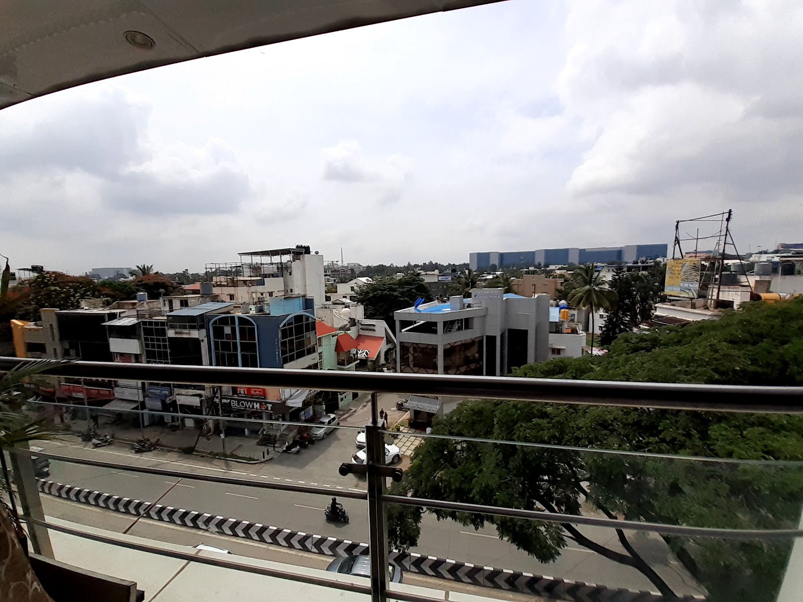 S S Lumina Hotel — Banquet Hall in Koramangala, Bangalore (on-site parking, in-house decoration, bar service available, 150–200 guest capacity)