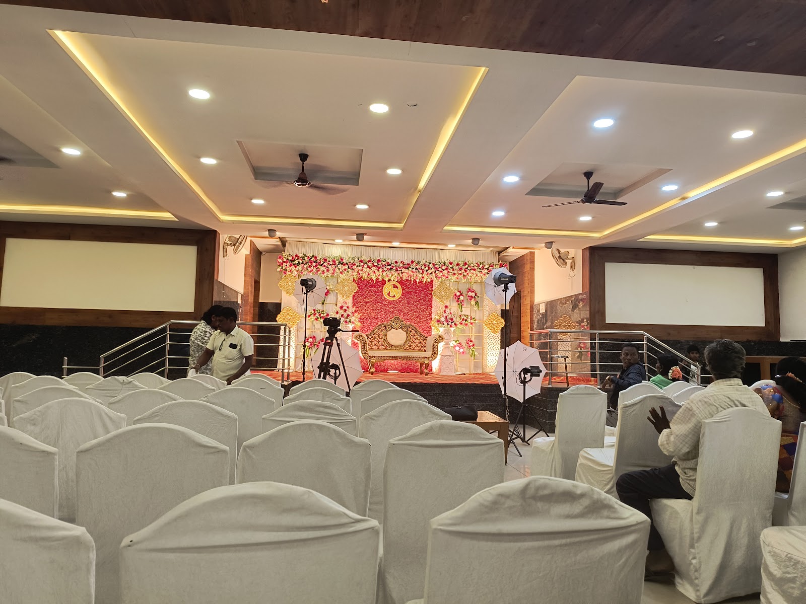 Srinivasa Kalyan Mantapa — Banquet Hall in Bangalore (on-site parking, in-house decoration, DJ permitted, bar service available)