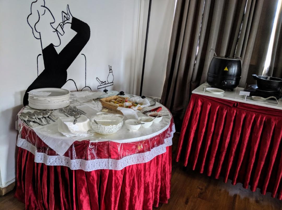 Oyo Townhouse · MG Road — Banquet Hall in MG Road, Bangalore (on-site parking, in-house decoration, outside catering allowed, bar service available) — photo 4