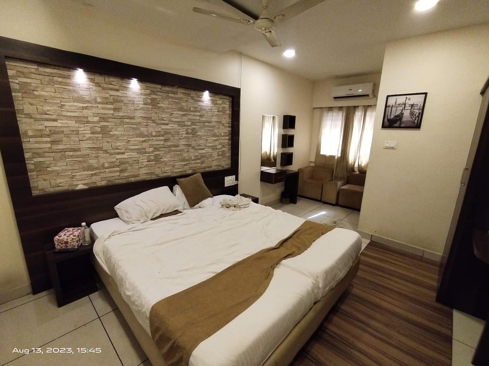 Dwaraka Grand — Banquet Hall in Kumaraswamy Layout, Bangalore (on-site parking, in-house decoration, outside catering allowed, bar service available) — photo 4