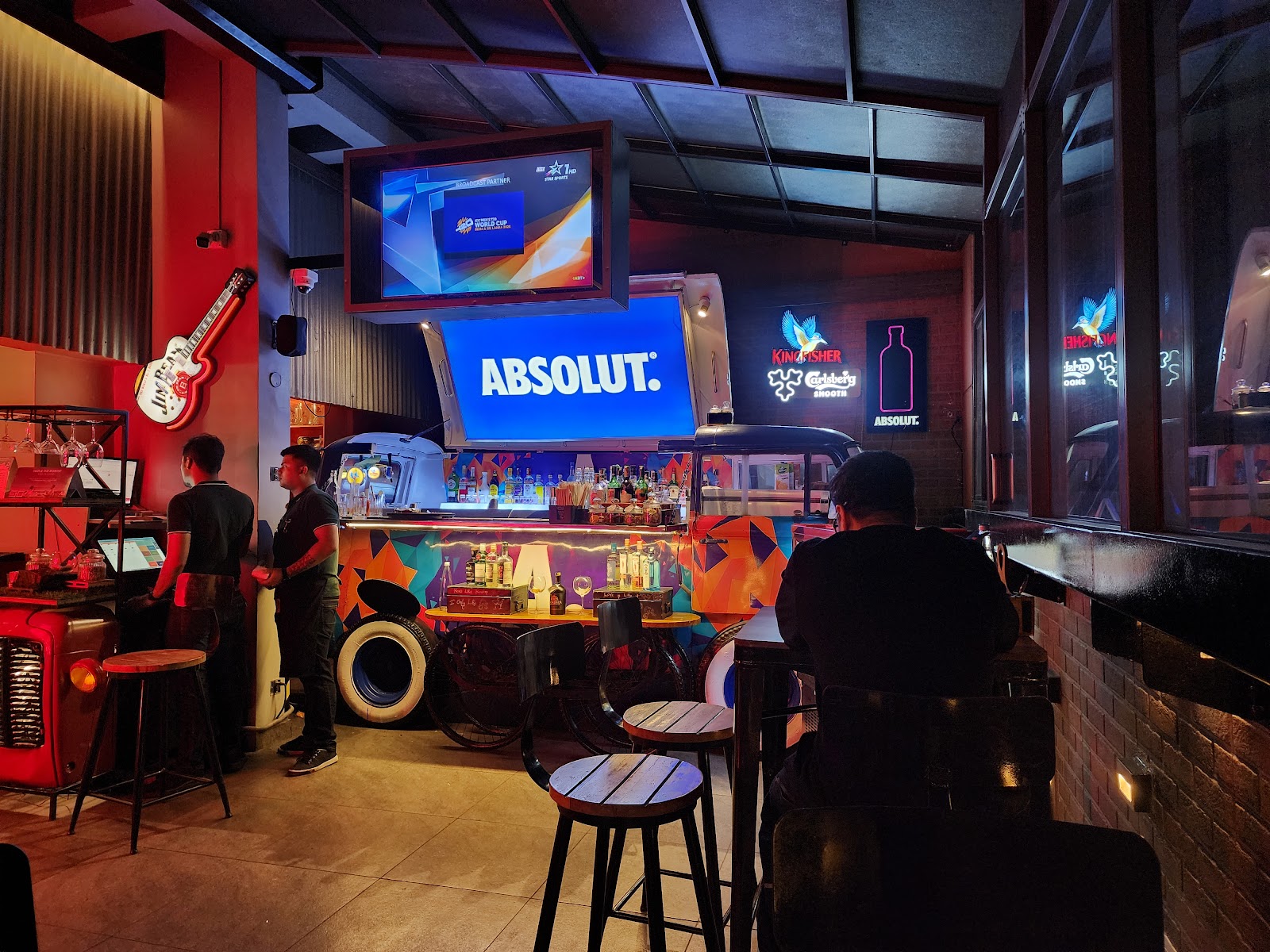 KA.01 Rooftop Bar and Eats — Pub/Bar in Lavelle Road, Bangalore (on-site parking, in-house decoration, DJ permitted, bar service available) — photo 4
