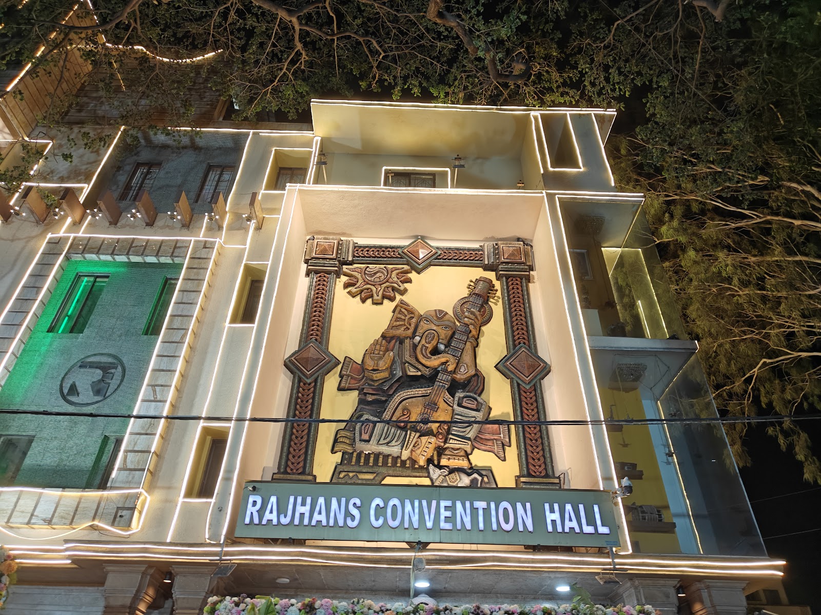 Sri Rajhans Convention Hall — Banquet Hall in Rajajinagar, Bangalore (on-site parking, in-house decoration, DJ permitted, bar service available) — photo 4