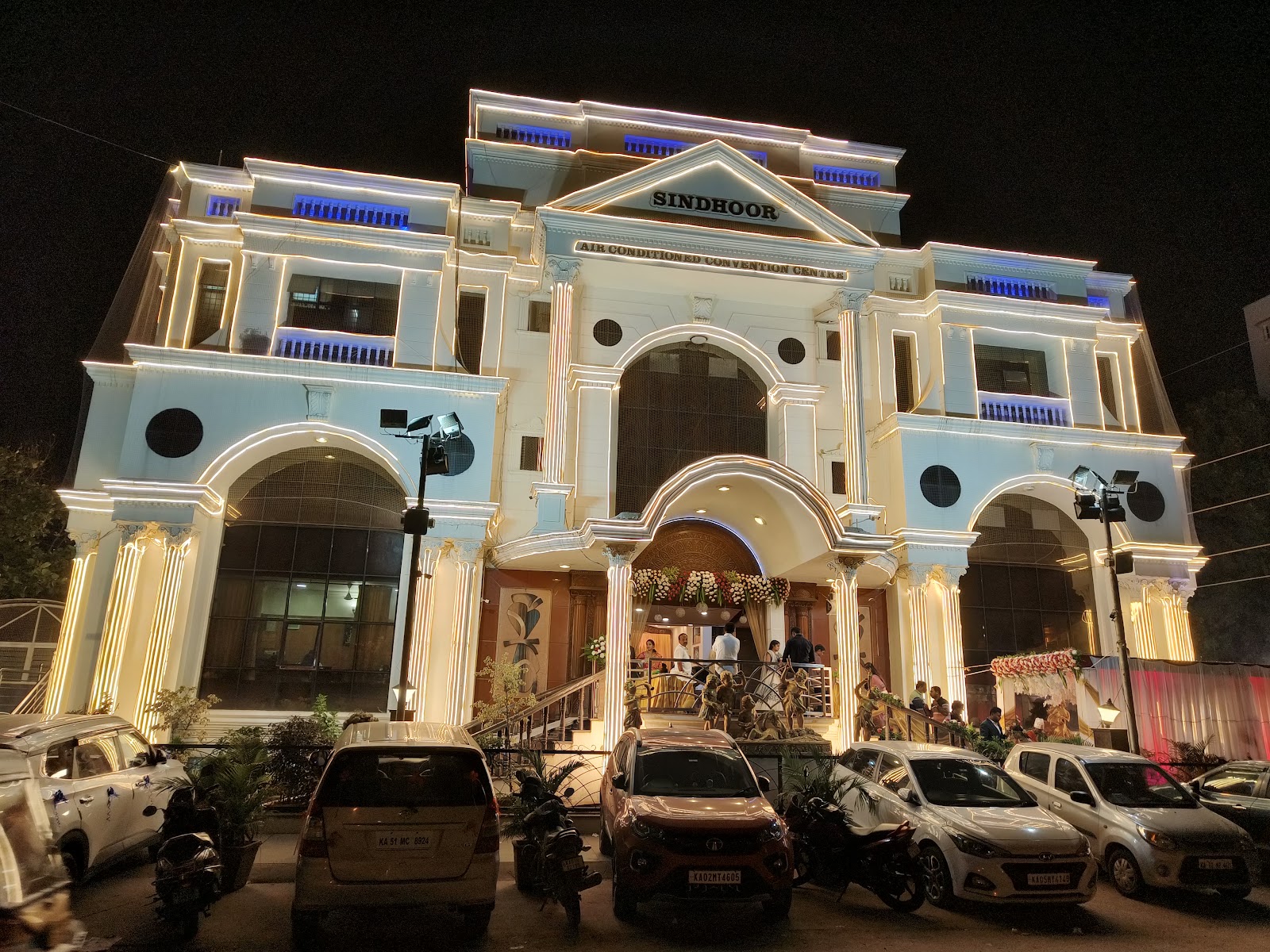 Sindhoor Convention Center — Banquet Hall in JP Nagar, Bangalore (on-site parking, in-house decoration, DJ permitted, bar service available) — photo 2