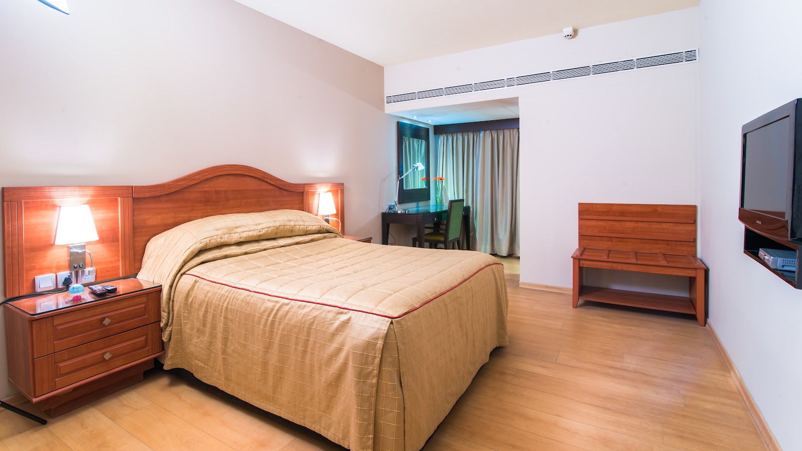 Halcyon Residences — Banquet Hall in Koramangala, Bangalore (on-site parking, in-house decoration, outside catering allowed, bar service available) — photo 2