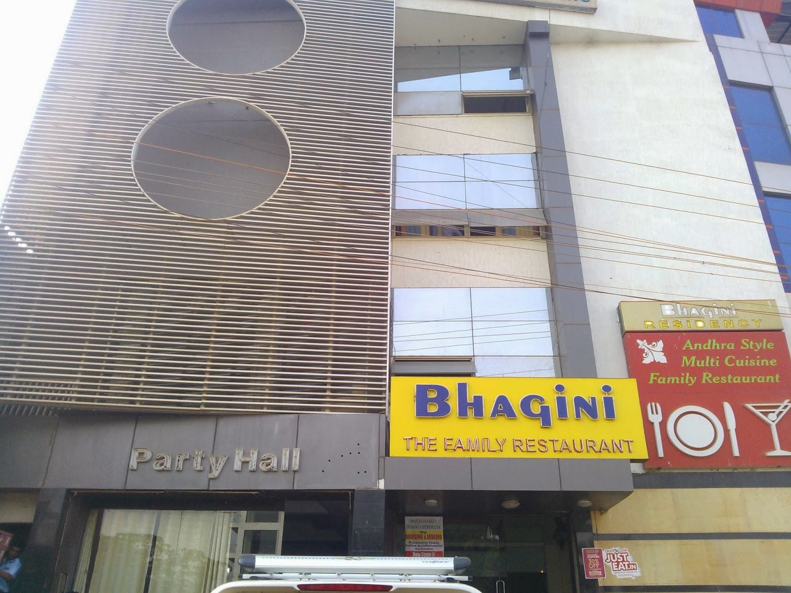 Bhagini Residency · KR Puram — Banquet Hall in KR Puram, Bangalore (on-site parking, in-house decoration, bar service available, 200–300 guest capacity)