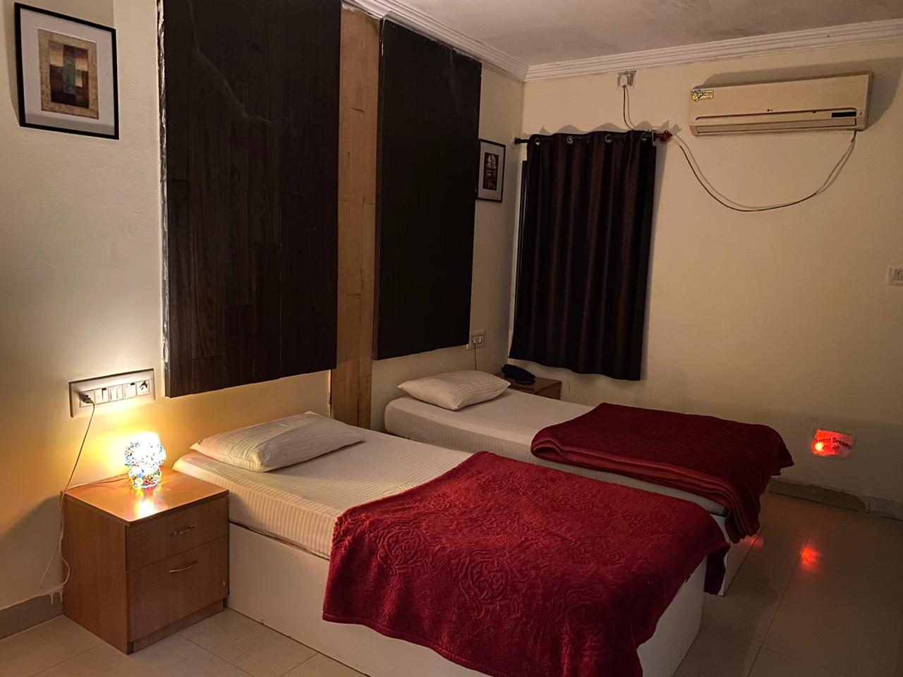 Bhagini Residency · KR Puram — Banquet Hall in KR Puram, Bangalore (on-site parking, in-house decoration, bar service available, 200–300 guest capacity) — photo 2